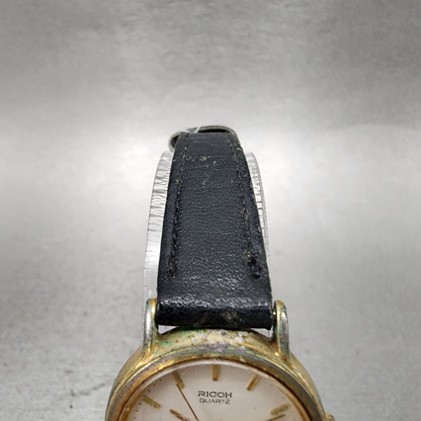 Rioch Watch Women 24mm White Dial Gold Tone Round New Battery Vintage4