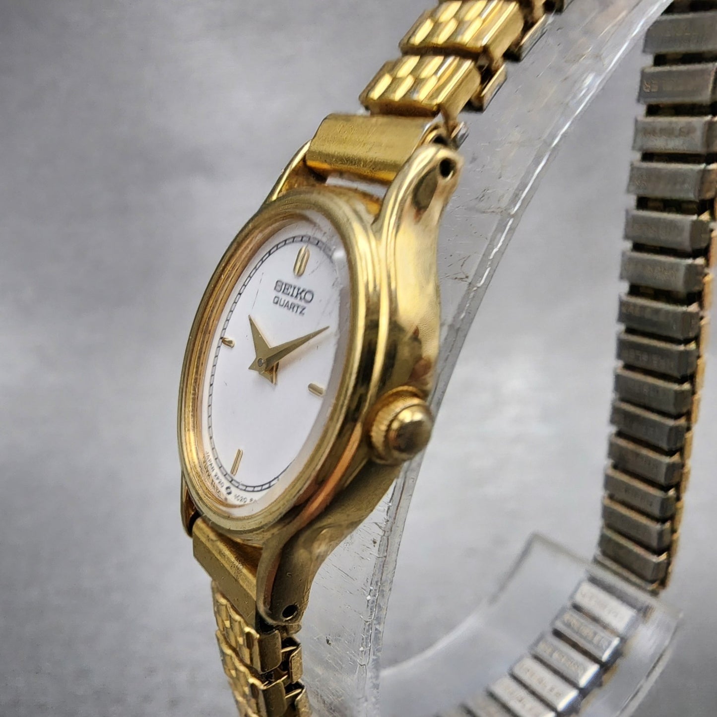 Seiko Watch Women 17mm White Dial Gold Tone Oval 2p205h20 New Battery VTG2