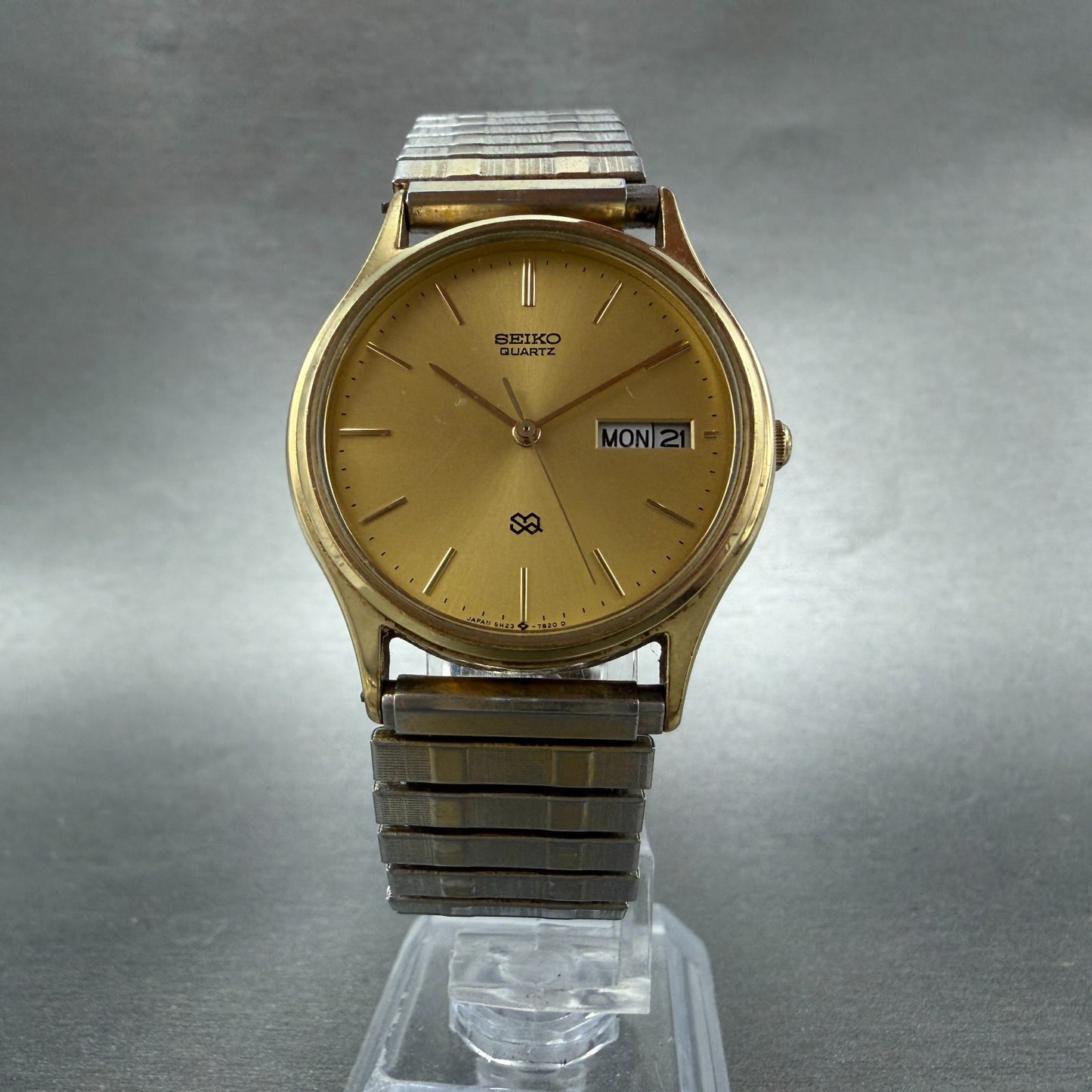 Seiko SQ watch Men 33mm Champagne Dial Gold Tone Daydate 5H23-7B00 New Battery5