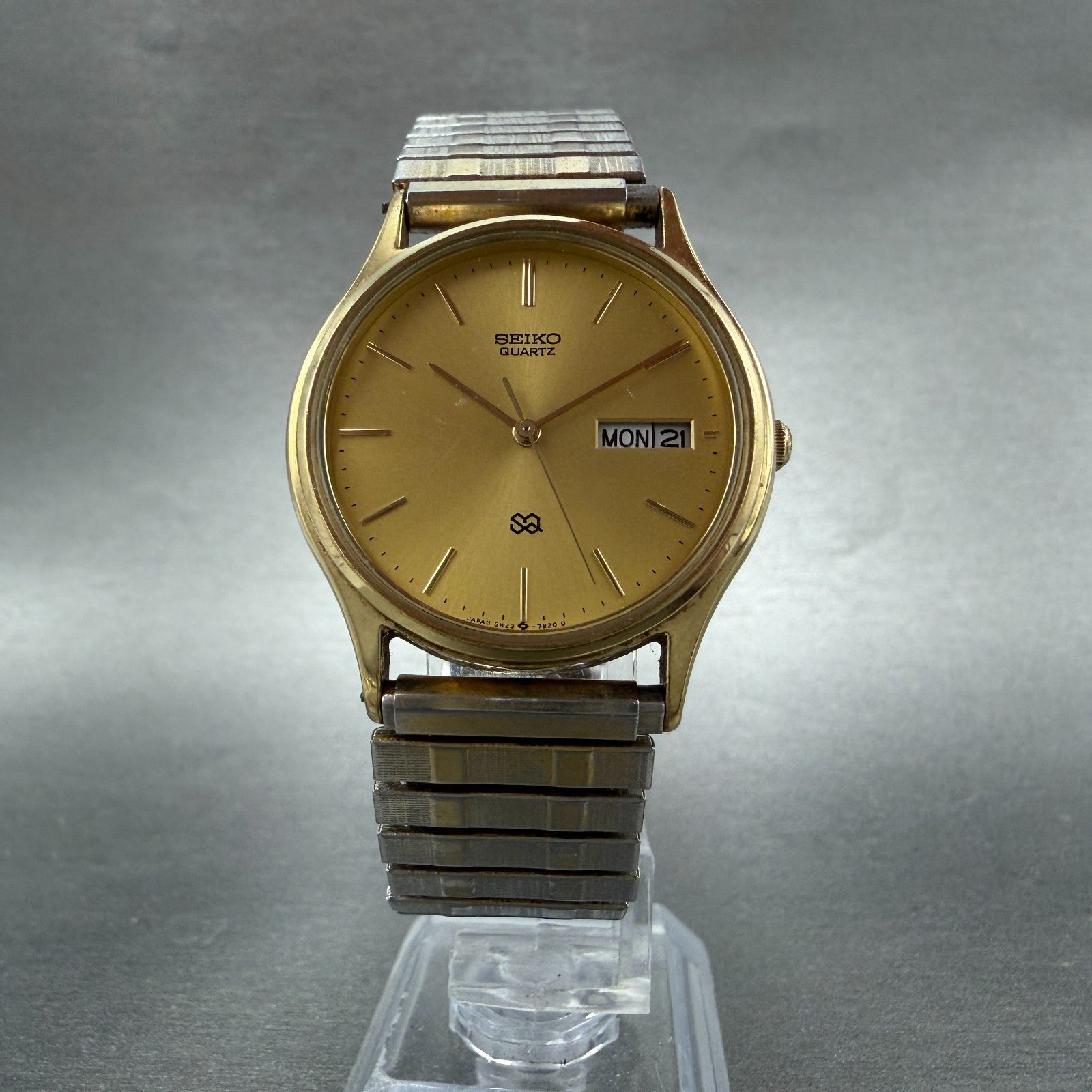 Seiko SQ watch Men 33mm Champagne Dial Gold Tone Daydate 5H23-7B00 New Battery5
