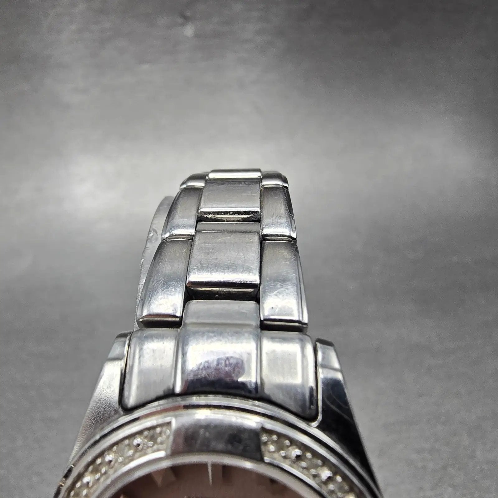 Citizen Eco-Drive Watch Women 26mm Pink Dial Silver Tone Date E013-S076439 Runs4