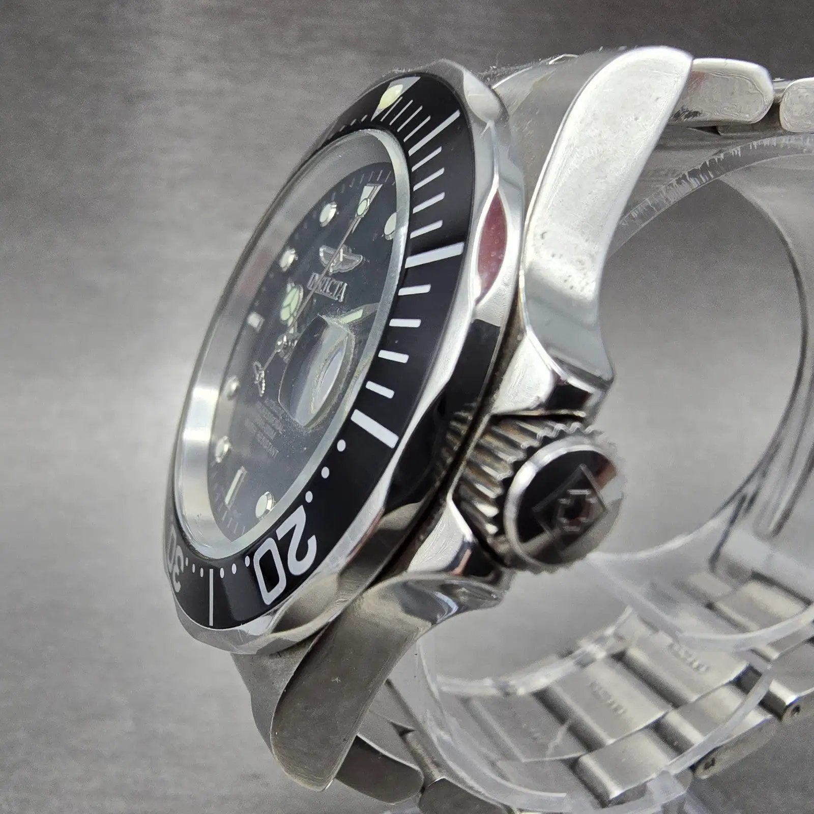 Invicta Pro Diver Watch Men 40mm Black Dial Steel Date Round Automatic Runs HJB2