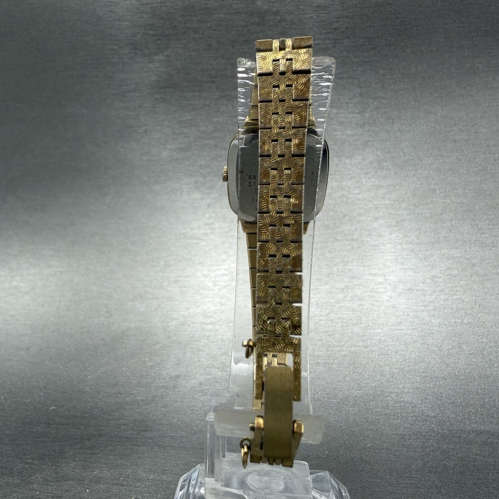 Seiko Watch Women 19mm Champagne Dial Gold Tone Rectangle 1400-6129 New Battery7