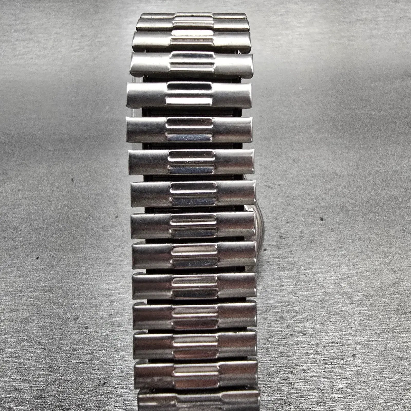 Seiko SQ Watch Men 35mm Silver Dial Silver Tone Date Round 8222-8029 New Battery7