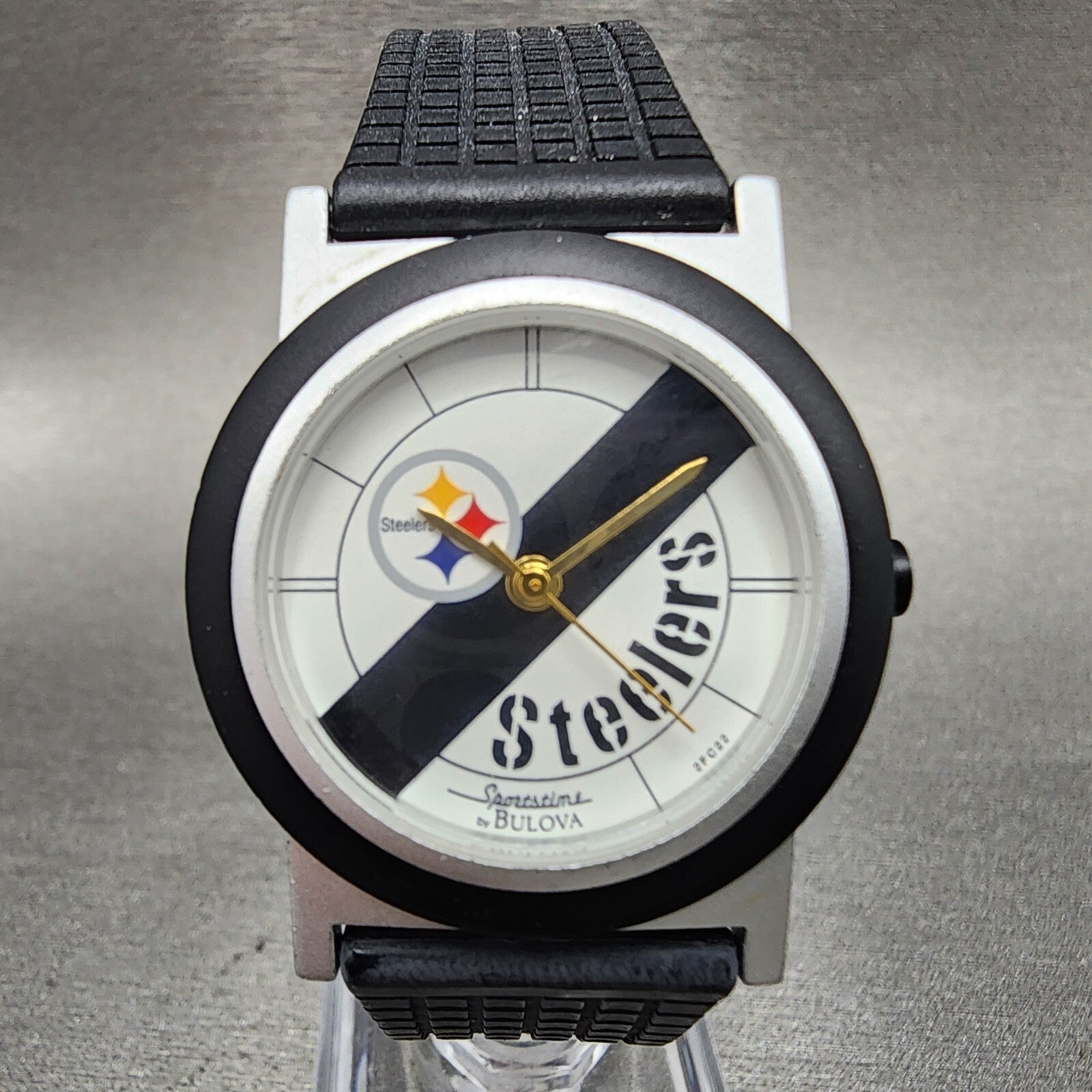 Bulova Steelers Watch Women 31mm White Dial Silver Tone Round 2FC22 New Battery0