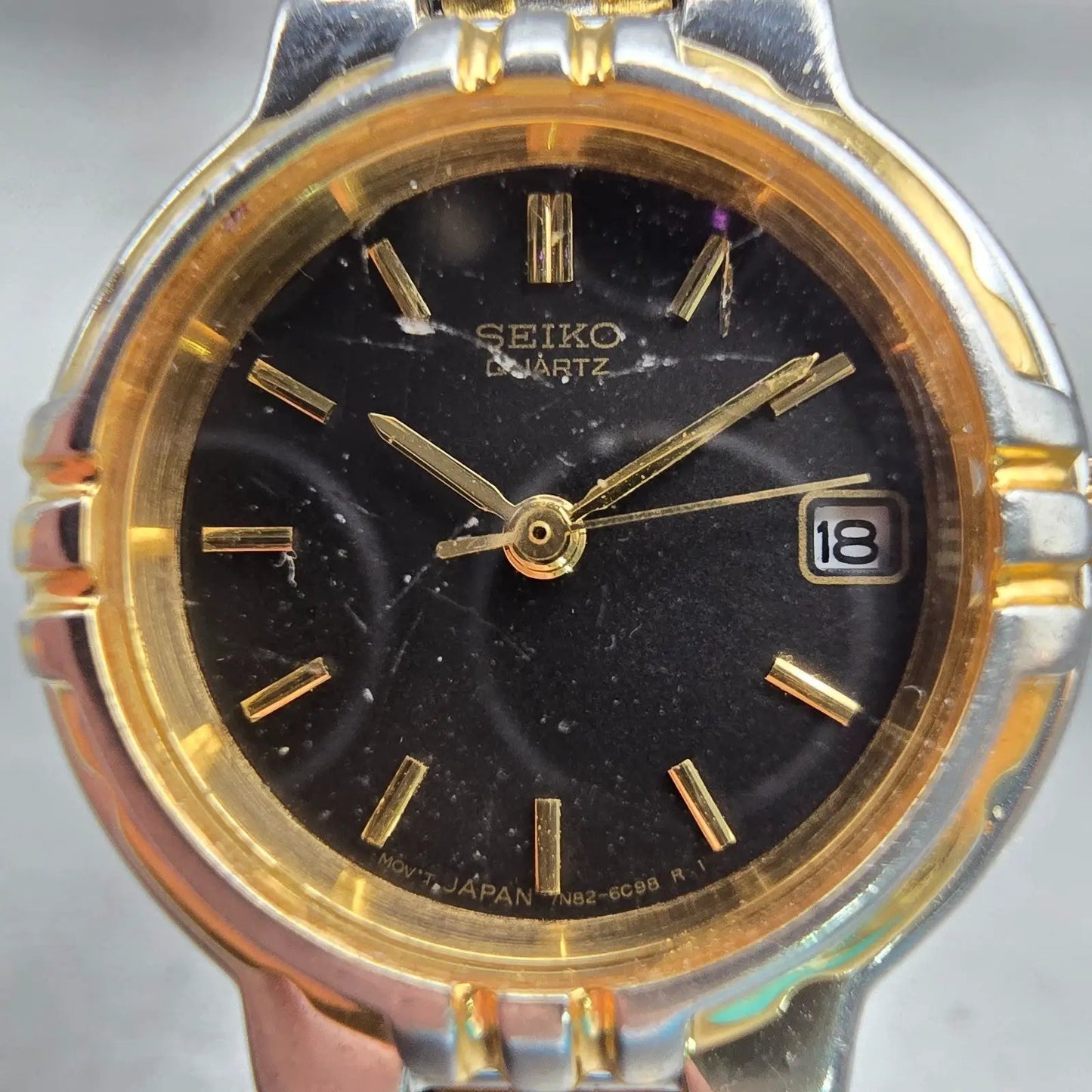Seiko Watch Women 24mm Black Dial Two Tone Date Round 7N82-6C20 New Battery VTG1
