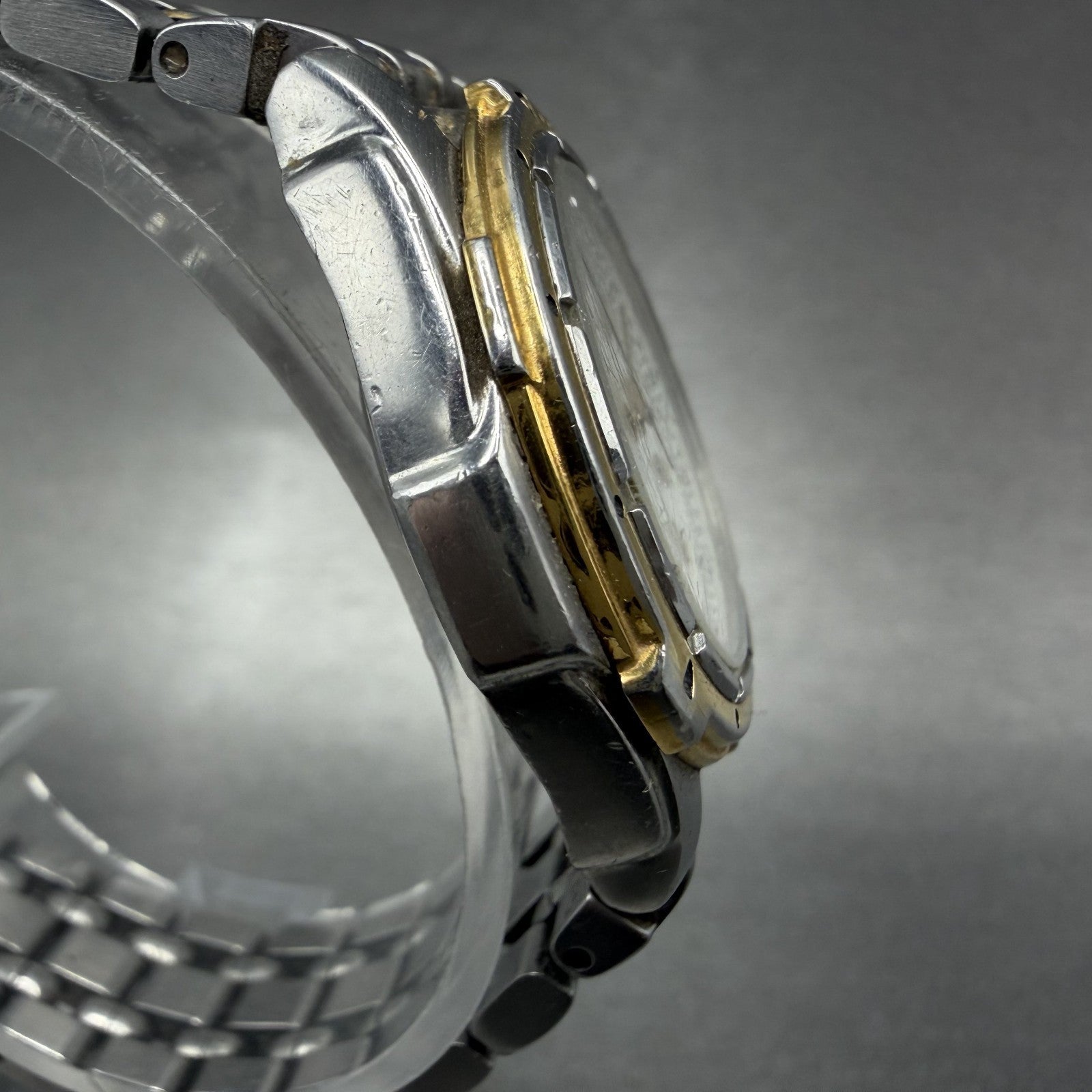 Seiko SQ 100 Dive Watch Women 31mm White Dial Two Tone Date 7N82-6C30 NewBattery3