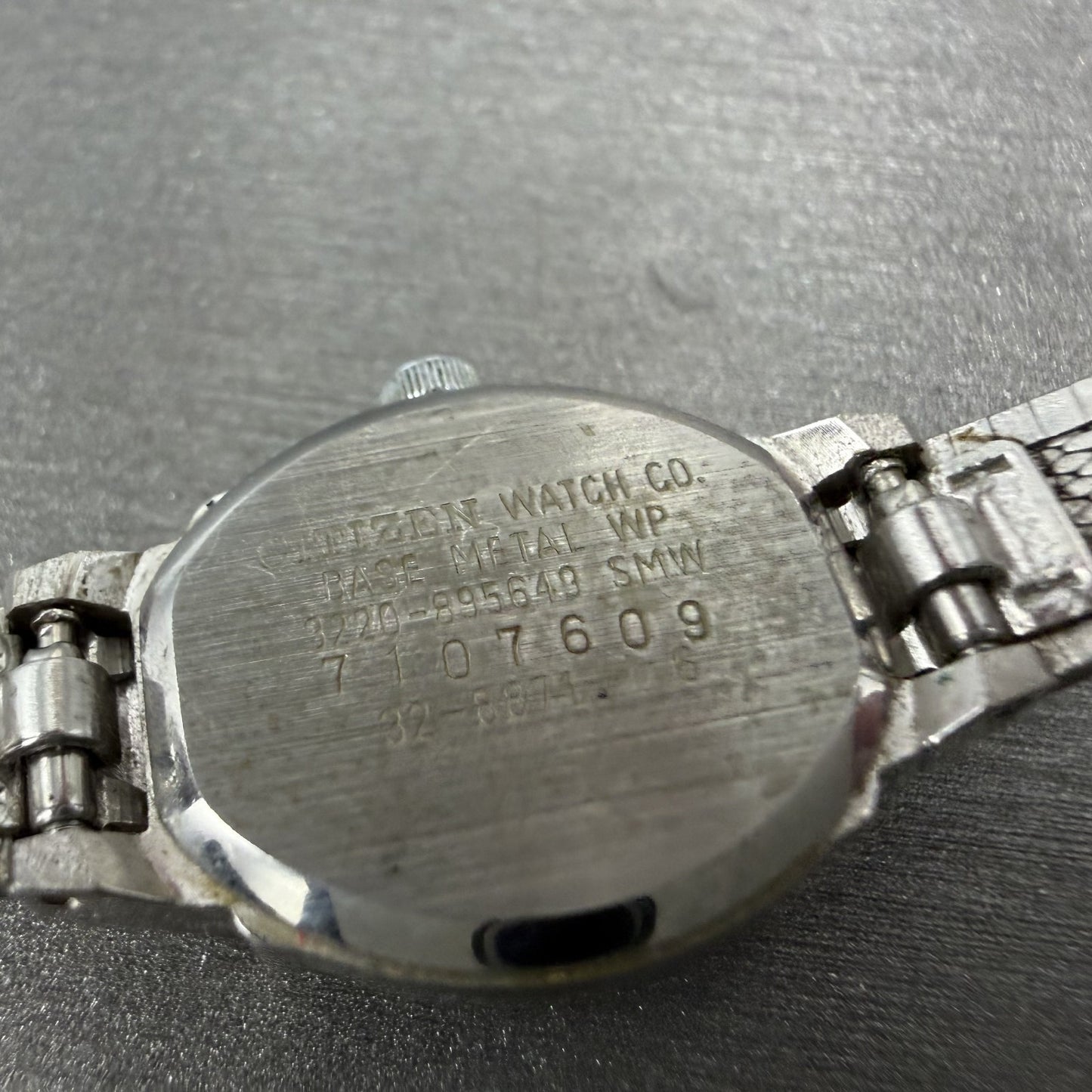 Citizen CQ Watch Women 17mm Silver Dial Silver Tone Round New Battery VTG9
