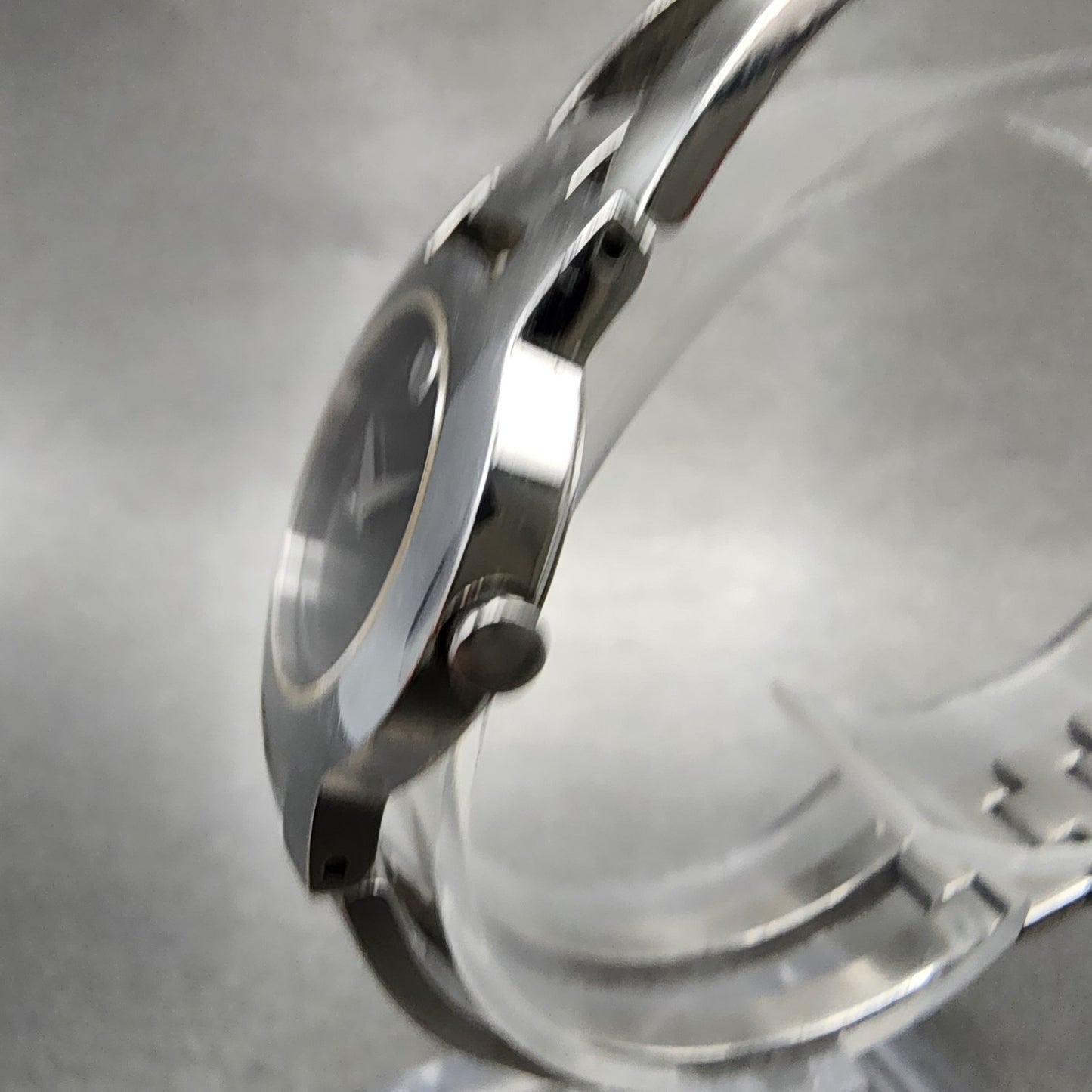 Movado Amorosa Watch Women 24m Black Dial Silver Tone Round 84 E4 1842 NewBat AB2
