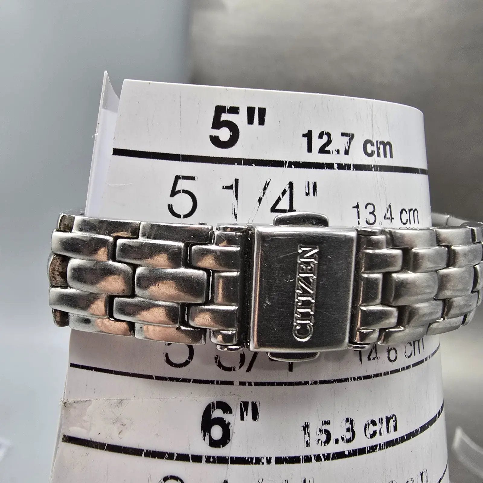 Citizen Eco-Drive Watch Women 25mm Gray Dial Silver Tone Date E011-S049601 RunsS11