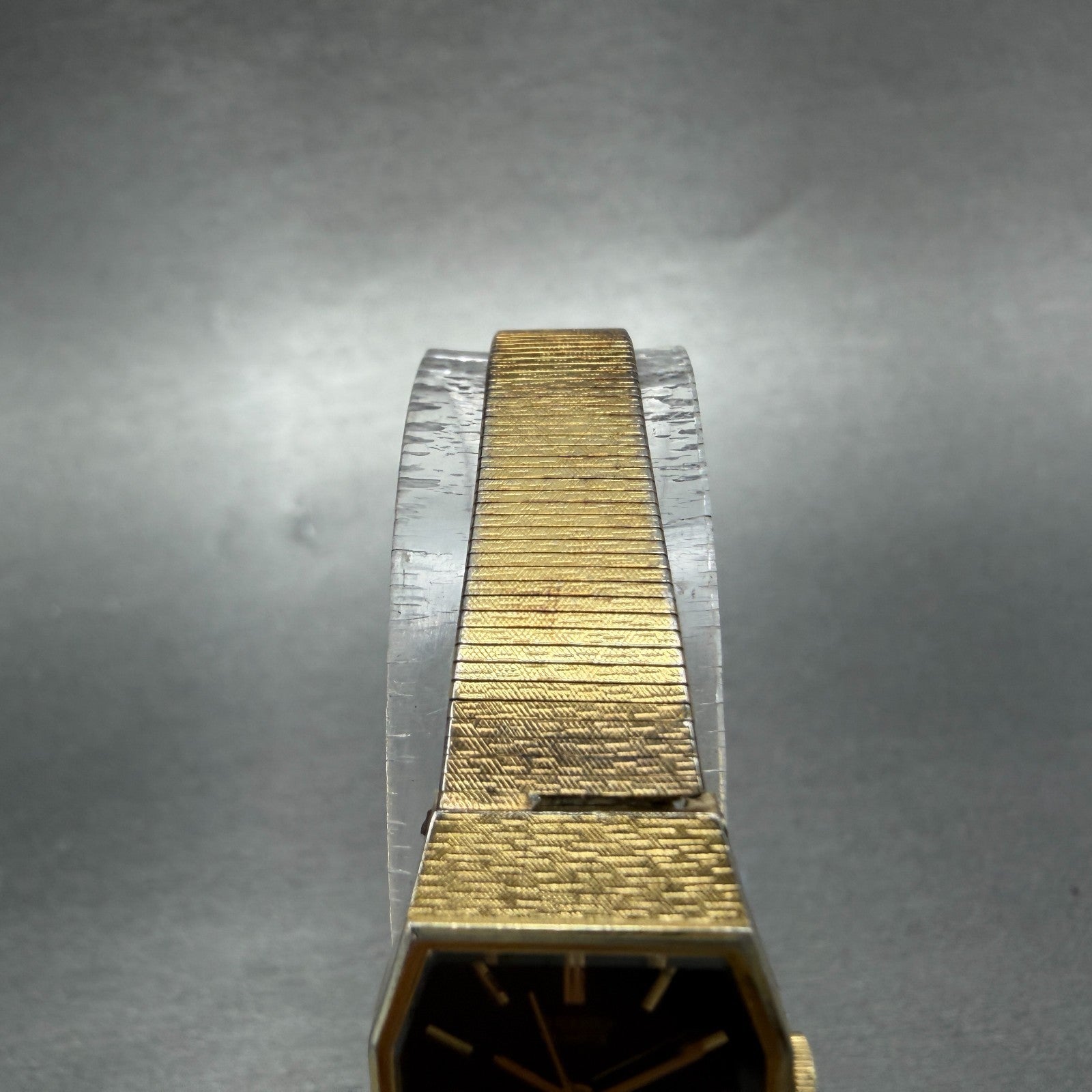 Seiko Watch Women 17mm Black Dial Gold Tone Octagon 1421-5530 New Battery4
