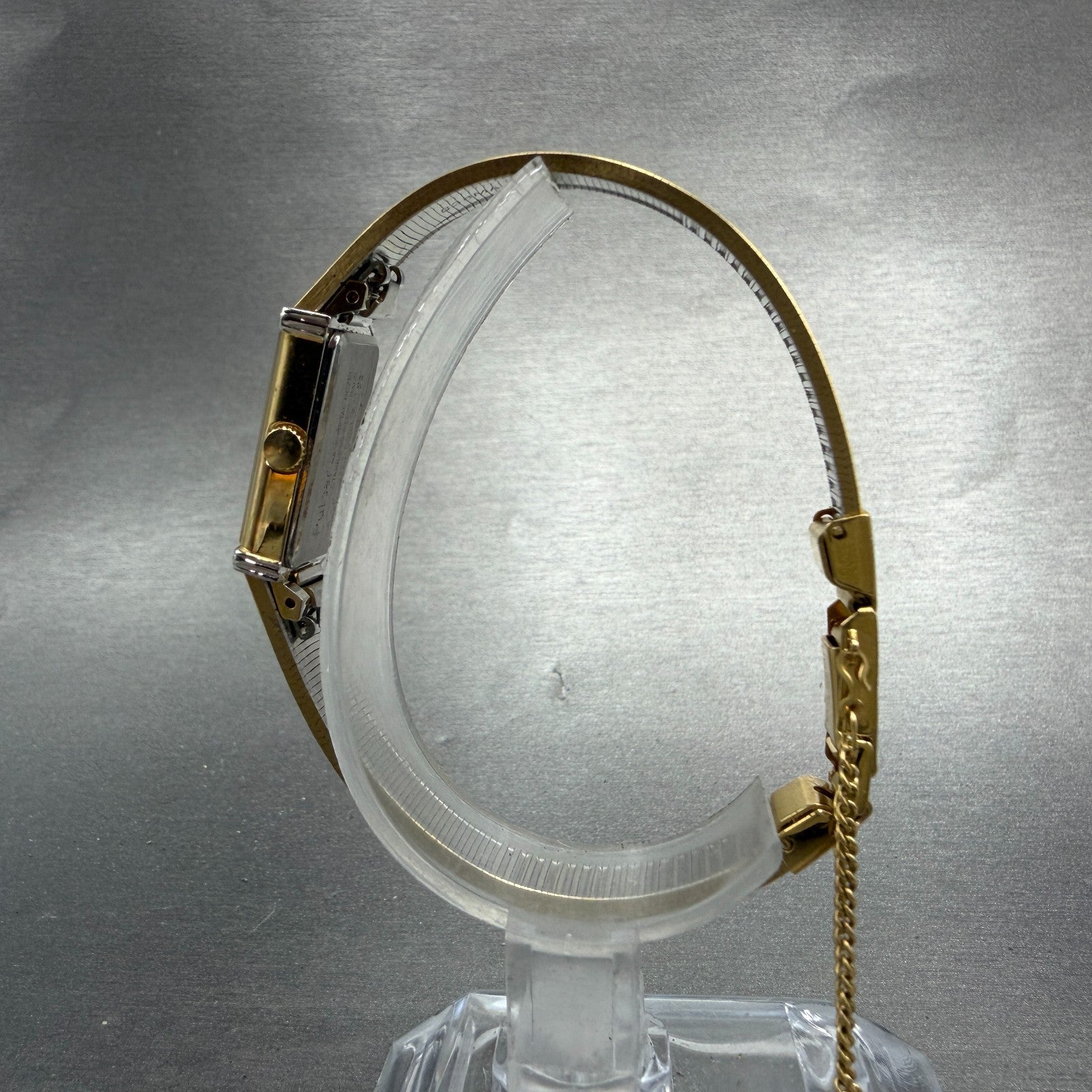 Seiko Pulsar Tank Watch Women 12mm Champagne Dial Gold Tone V220-5080 New Batt6