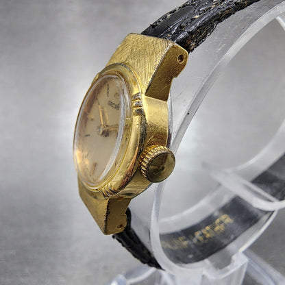 VTG Seiko Watch Women 17mm Gold Dial Gold Tone Oval Manual Wind 1100-5549 READ!!