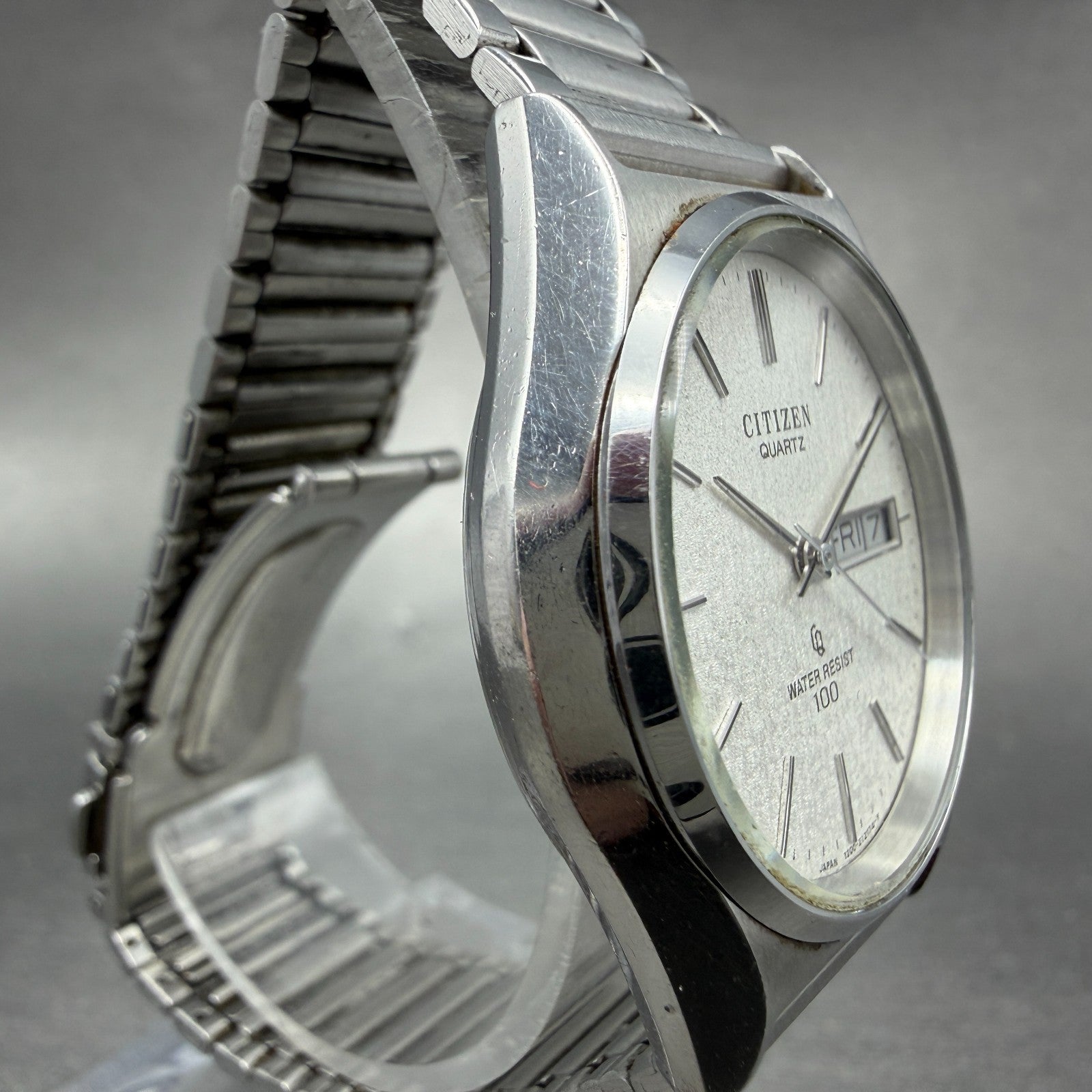 Citizen CQ Watch Men 34mm Silver Dial Silver Tone Daydate 4-211511 New Battery3