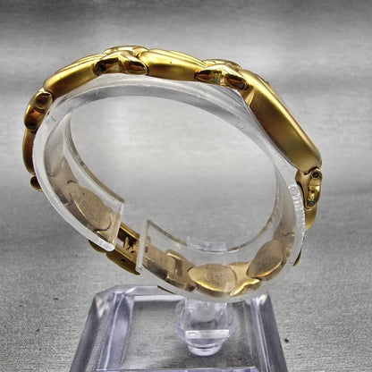 Bulova Watch Women 17mm MOP Dial Gold Tone Oval 97T67 New Battery8