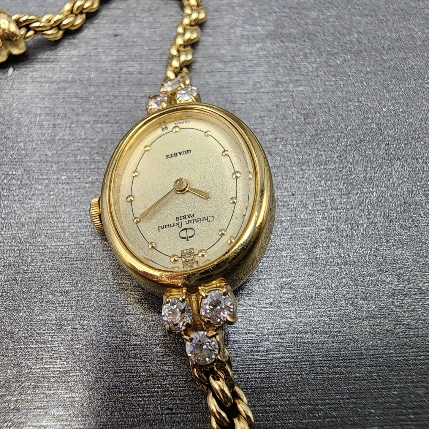 Christian Bernard Watch Women 16mm Cream Dial Gold Tone Oval READ!!! New Batt5