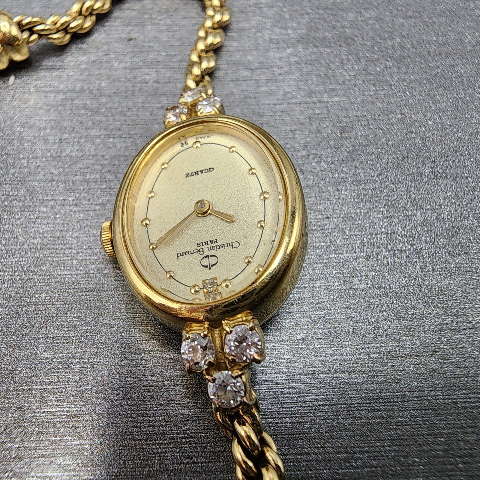 Christian Bernard Watch Women 16mm Cream Dial Gold Tone Oval READ!!! New Batt5