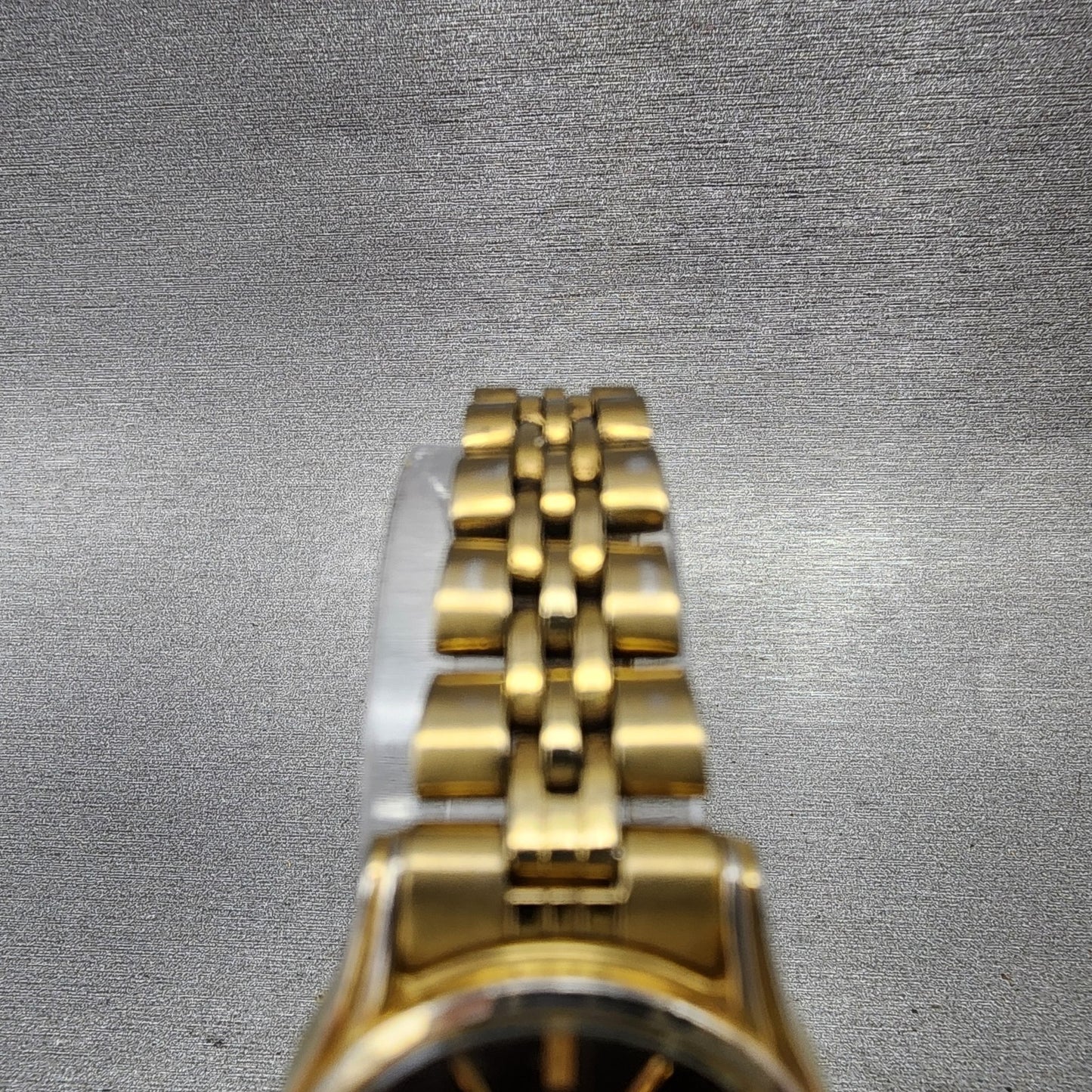 Citizen CQ Watch Women 23mm Black Dial Gold Tone Daydate 6000S38231 NewBattery4