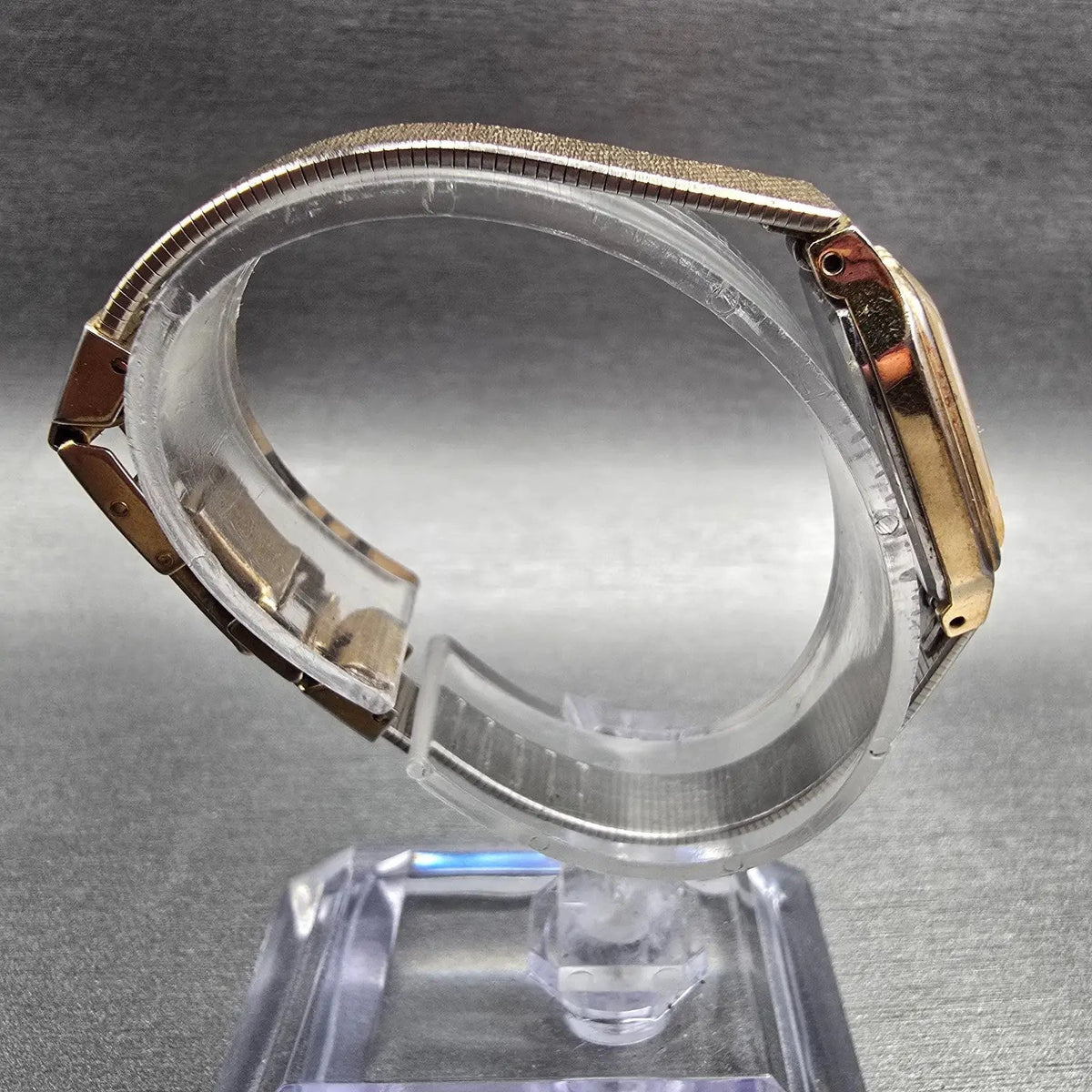 Citizen Watch Women 17mm Champagne Dial Gold Tone Oval 3220-949412 New Battery8
