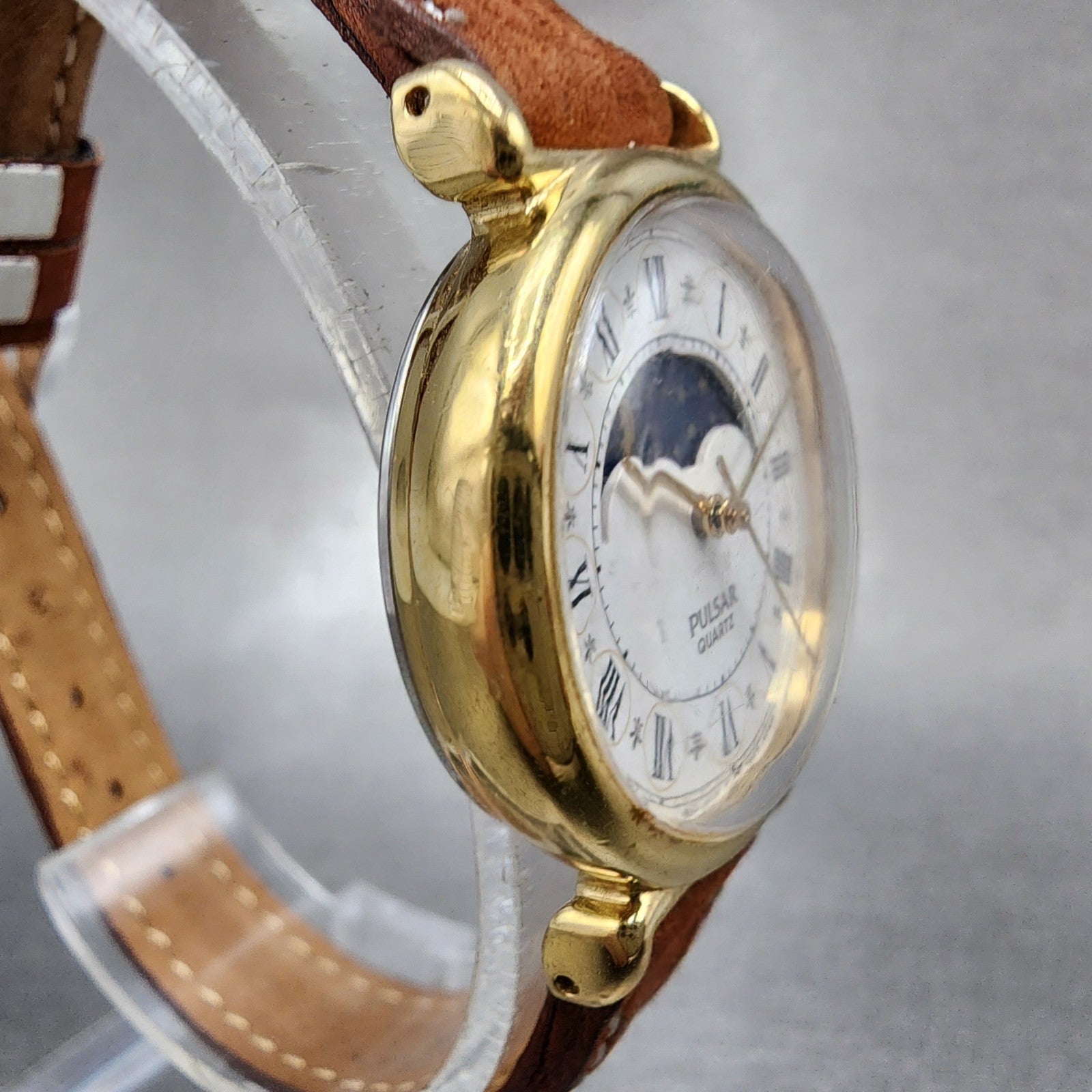 Pulsar Watch Women 26mm White Dial Gold Tone Sun Moon Round V8290010 New Batt3