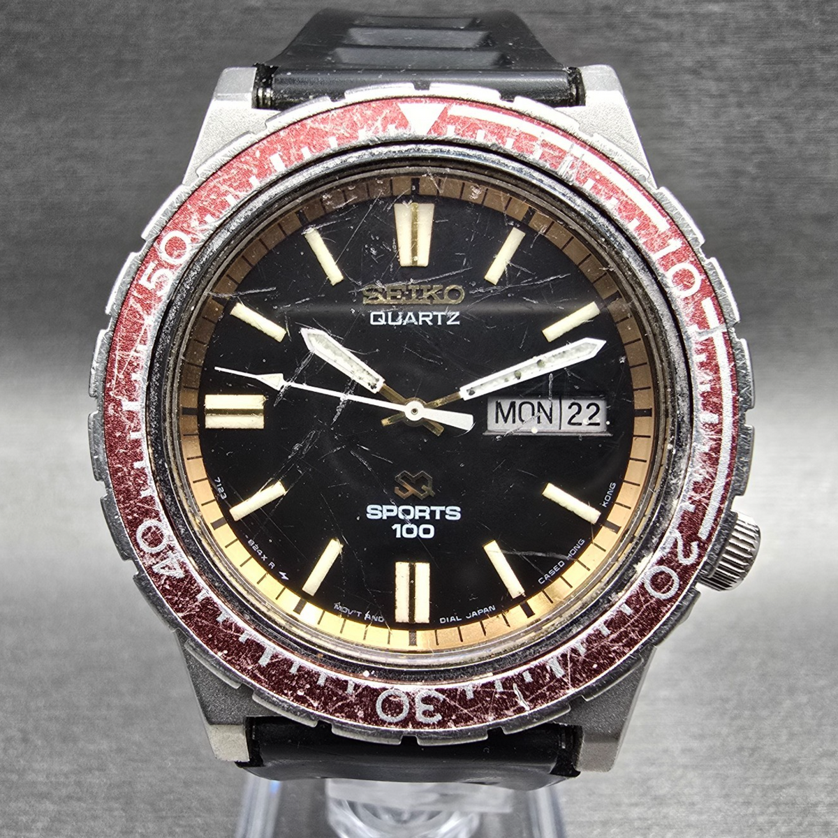 Seiko Sports 100 Dive Watch Men 38mm Black Dial Silver Daydate 7123-823F New Bat0