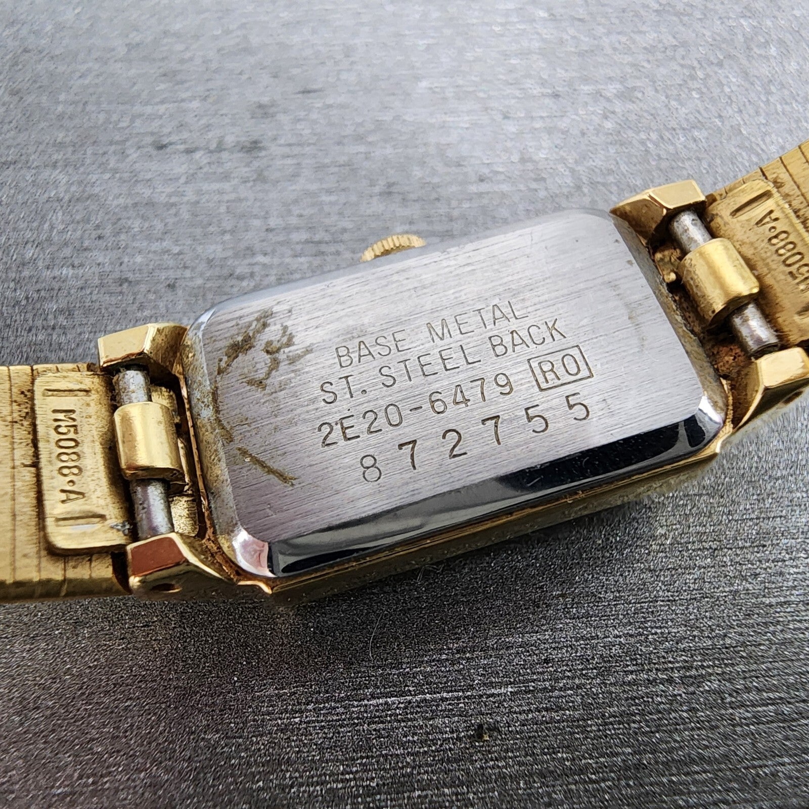Seiko Tank Watch Women 12mm Gold Dial Gold Tone Rectangle 2E206479 New Battery9