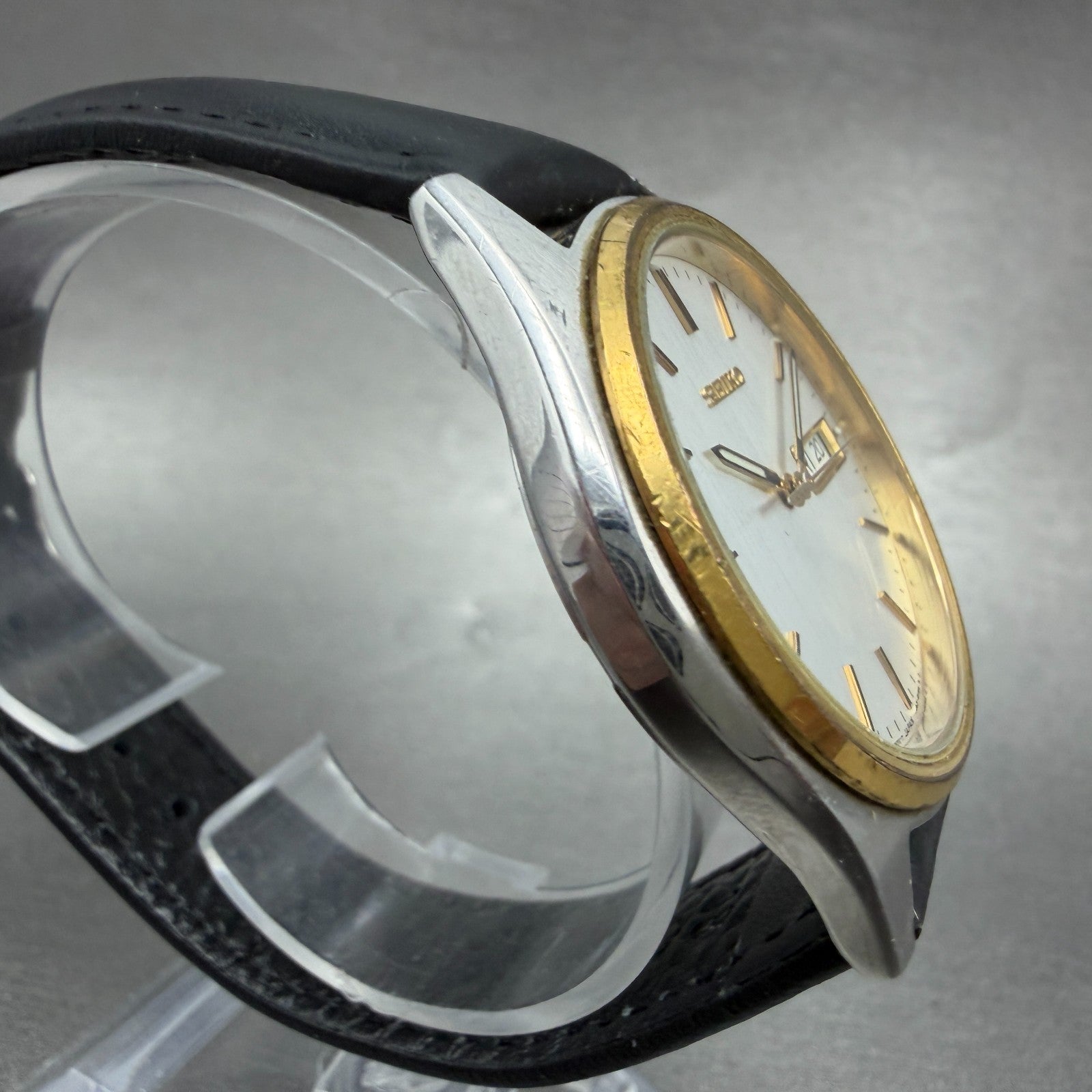 Seiko Watch Men 37mm Silver Dial Two Tone Daydate Round 7N43-9048 New Battery M33