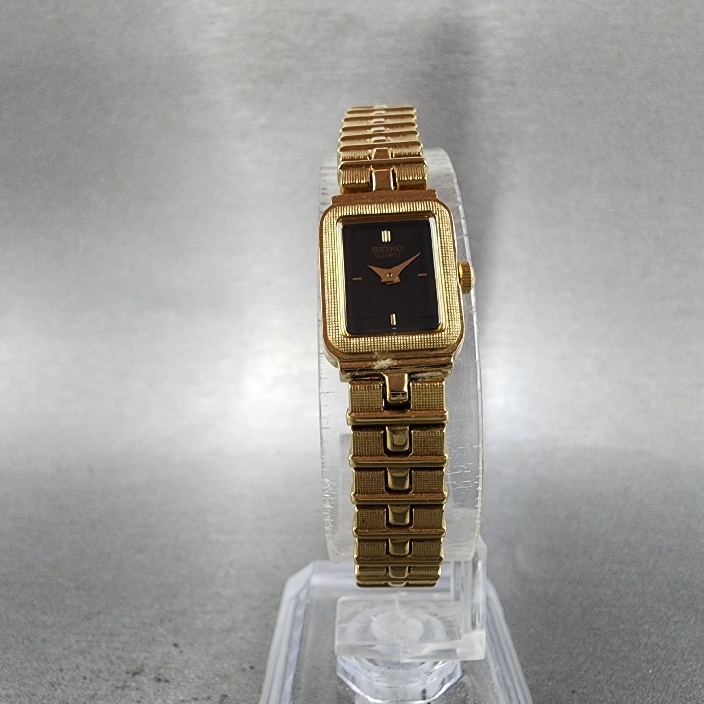 Seiko Tank Watch Women 13mm Gold Tone Rectangle 1e205689 New Battery5
