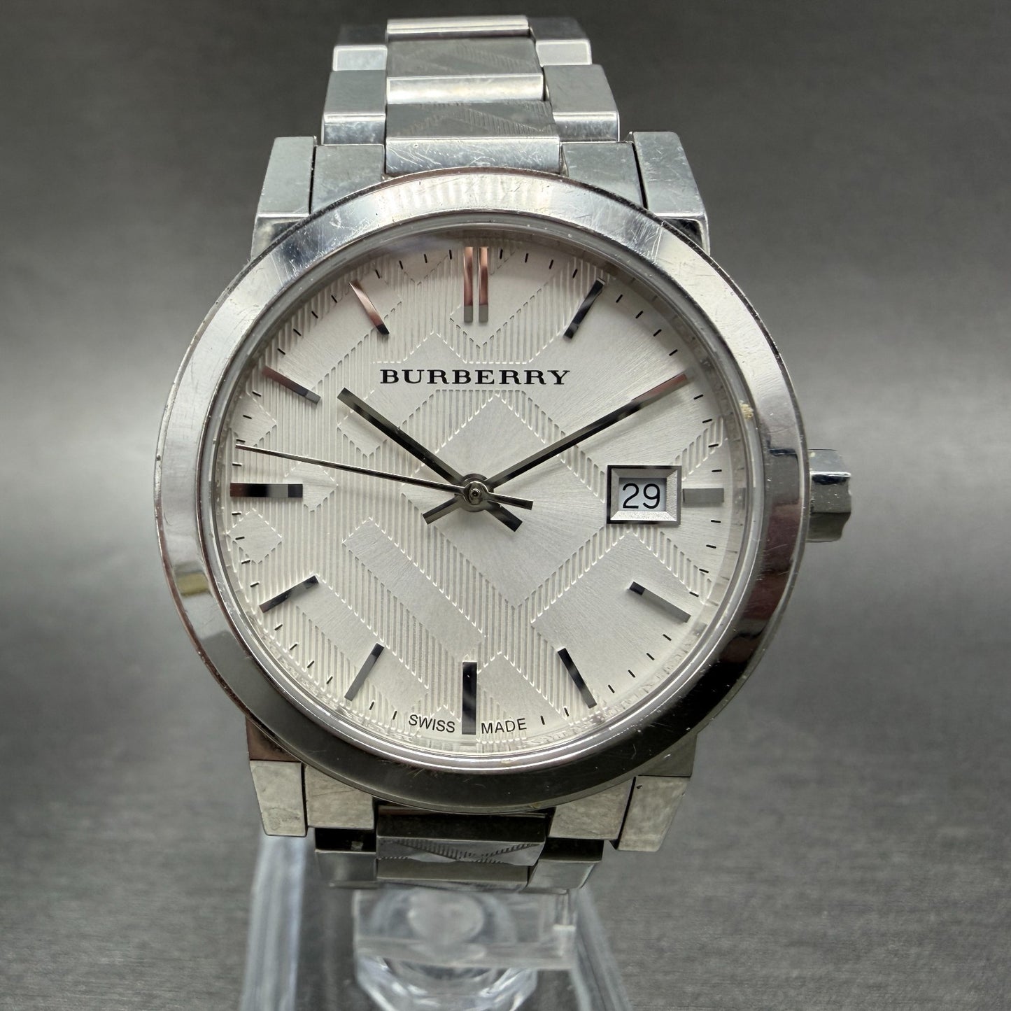 Burberry Watch Women 35mm Silver Dial Silver Tone Date Round BU9144 New Battery0