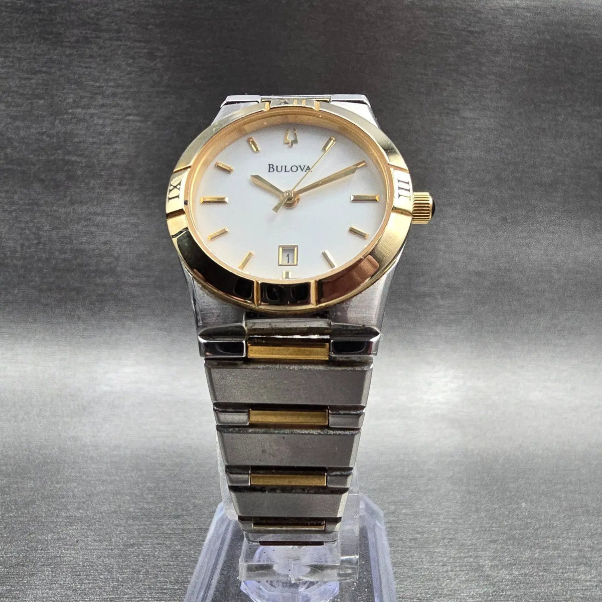 Bulova Watch Women 27mm White Dial Two Tone Date Round 98M002 New Battery5