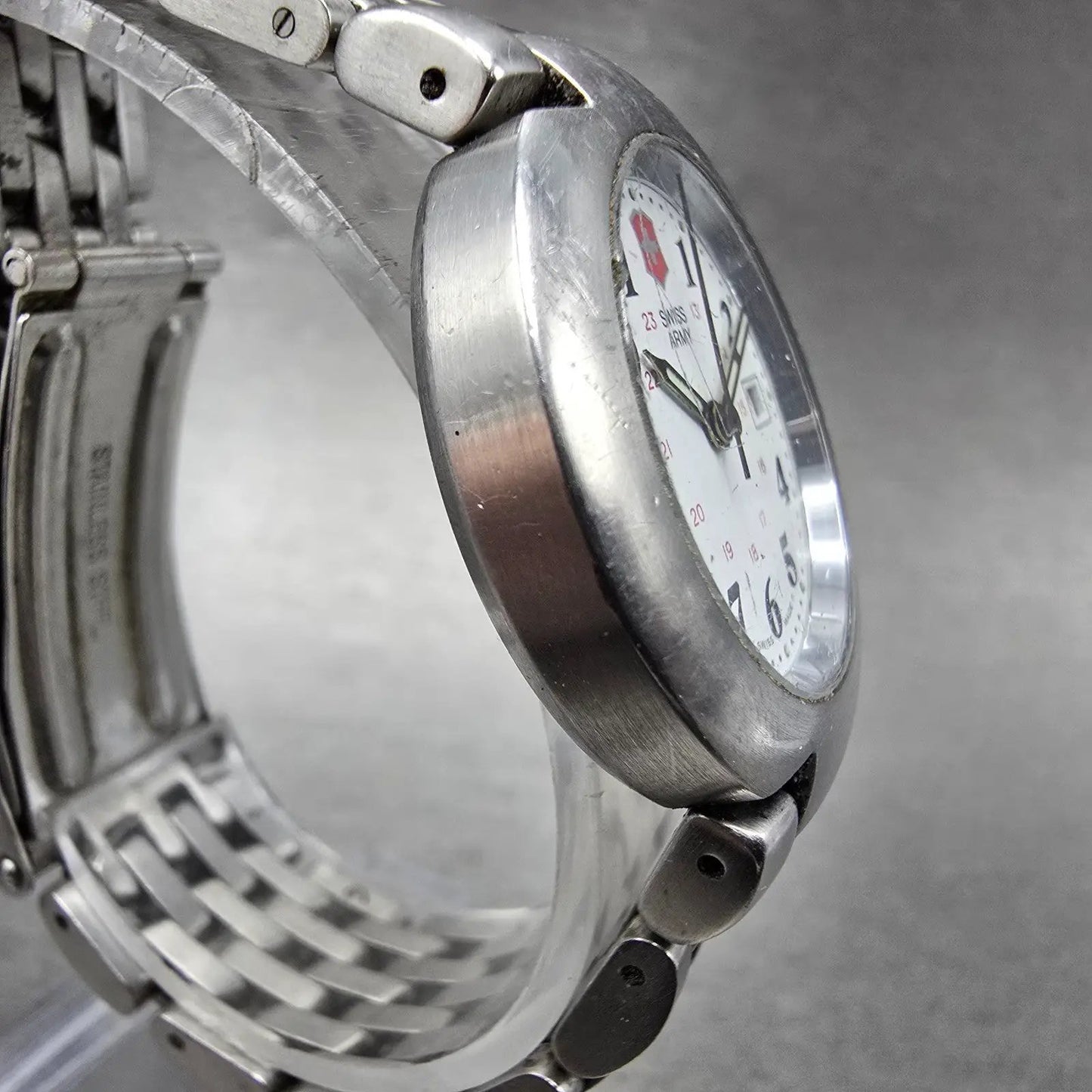 Victorinox Swiss Army Cavalry Watch Women 31mm White Dial Steel Date PARTS NED4