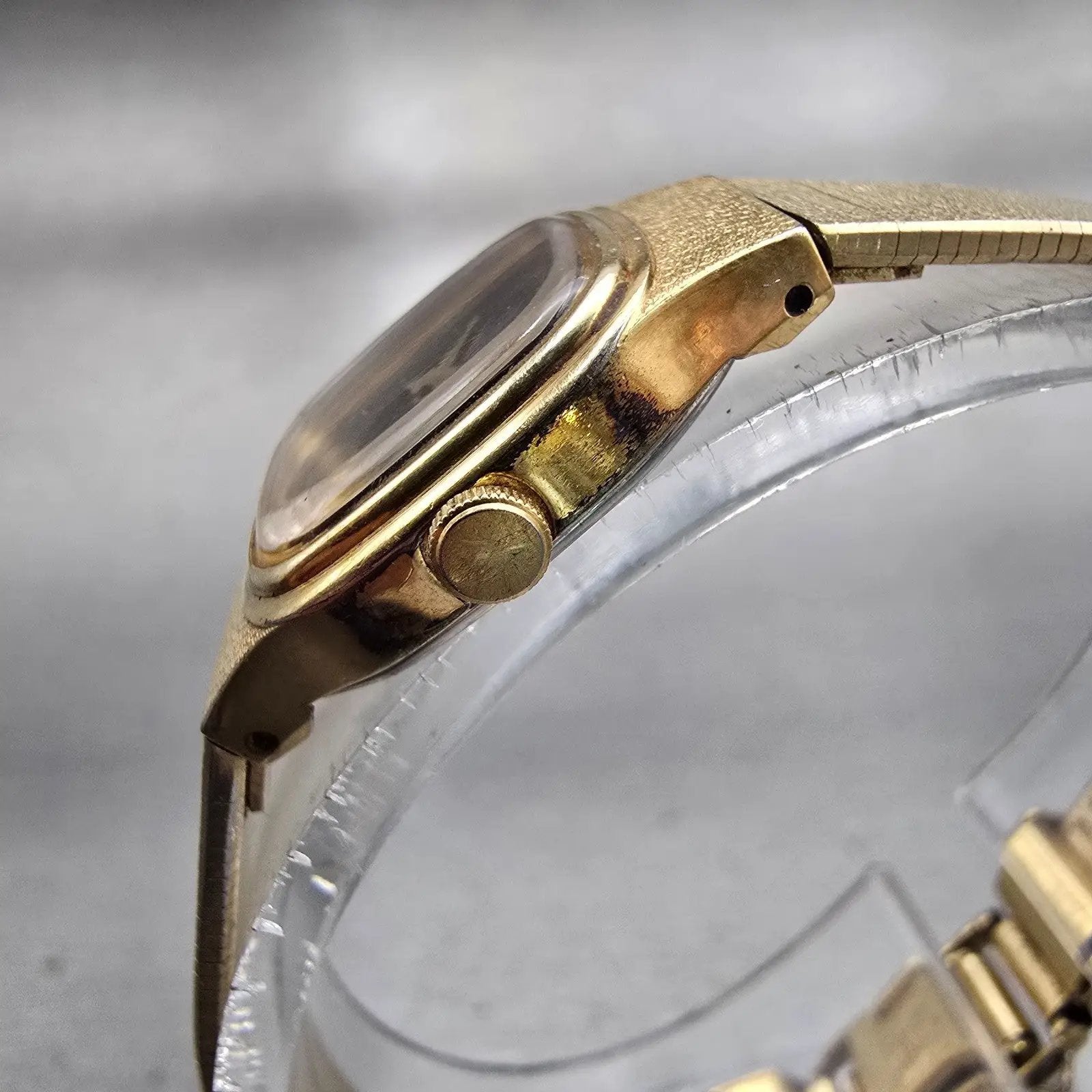 Seiko Watch Women 16mm Black Dial Gold Tone Rectangle 2C20-5770 New Battery VTG2