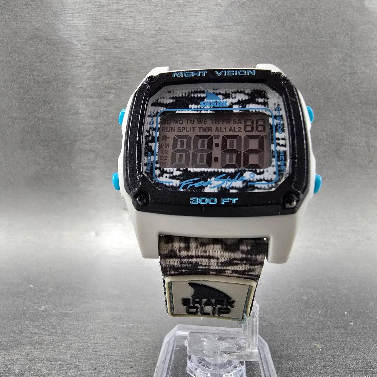 Freestyle Shark Watch Men 38mm Black White Blue Alarm Chronograph New Battery5