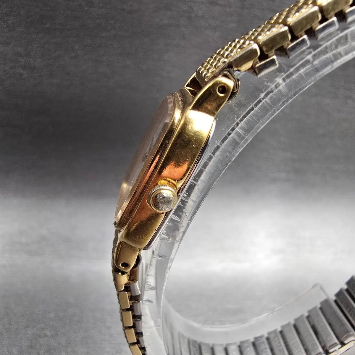 Seiko Watch Women 17mm White Dial Gold Tone Rectangle 1N00-5K29 New Battery JP2