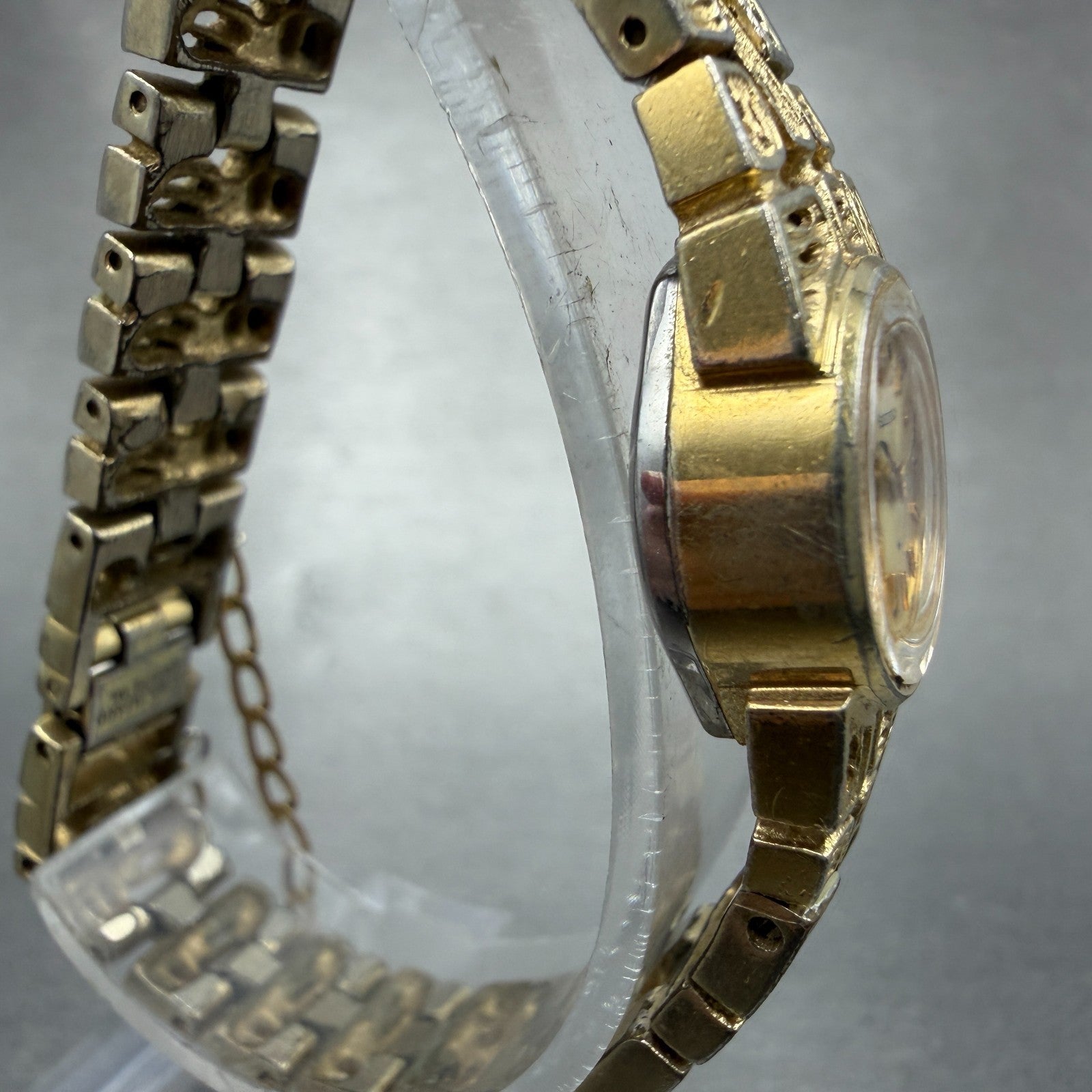 Seiko Watch Women 16mm Champagne Dial Gold Tone Manual Round 11-0549 Runs VTG3
