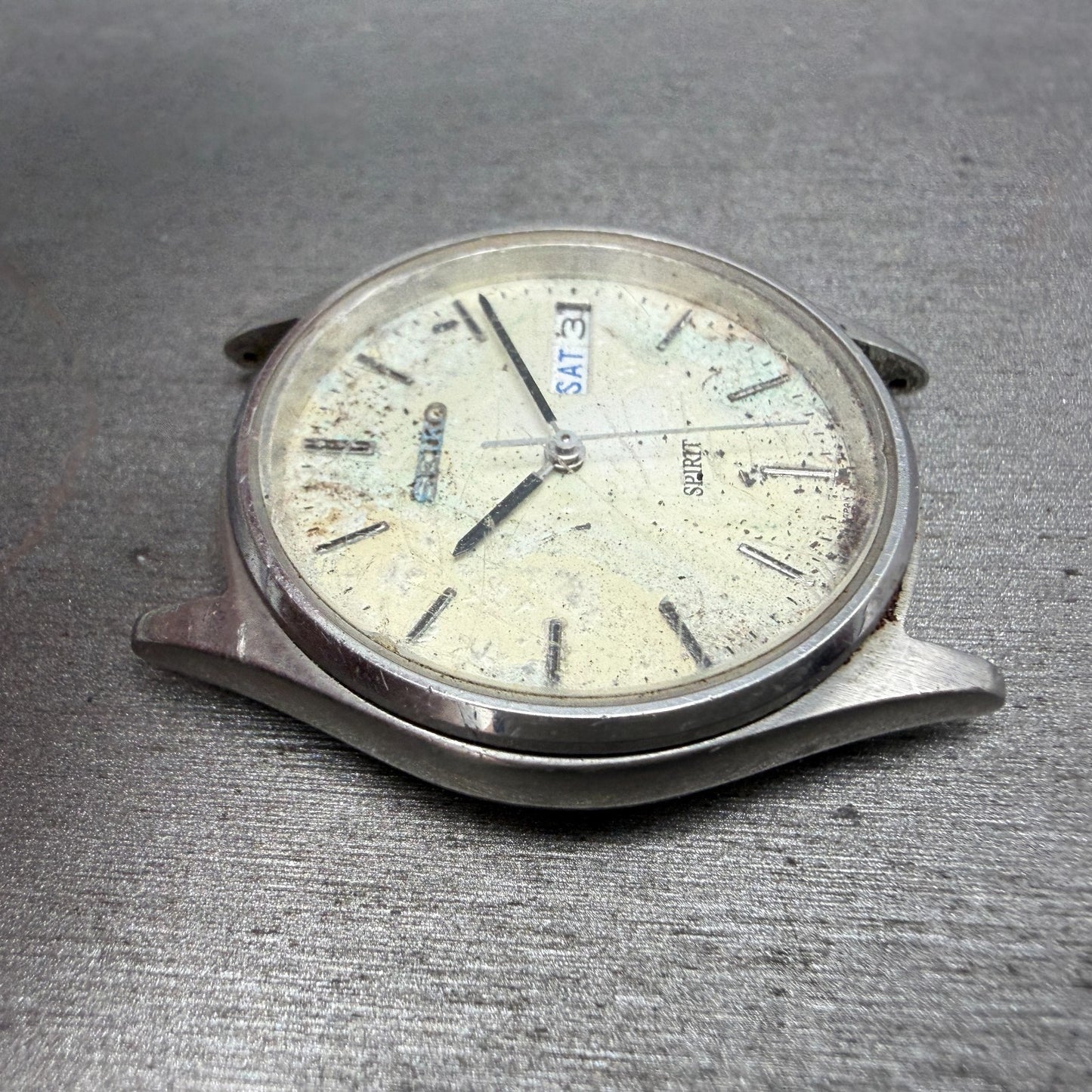 Seiko Spirit Watch Men 35mm White Dial Silver Tone Daydate 7N48-7A00 PARTS VTG4