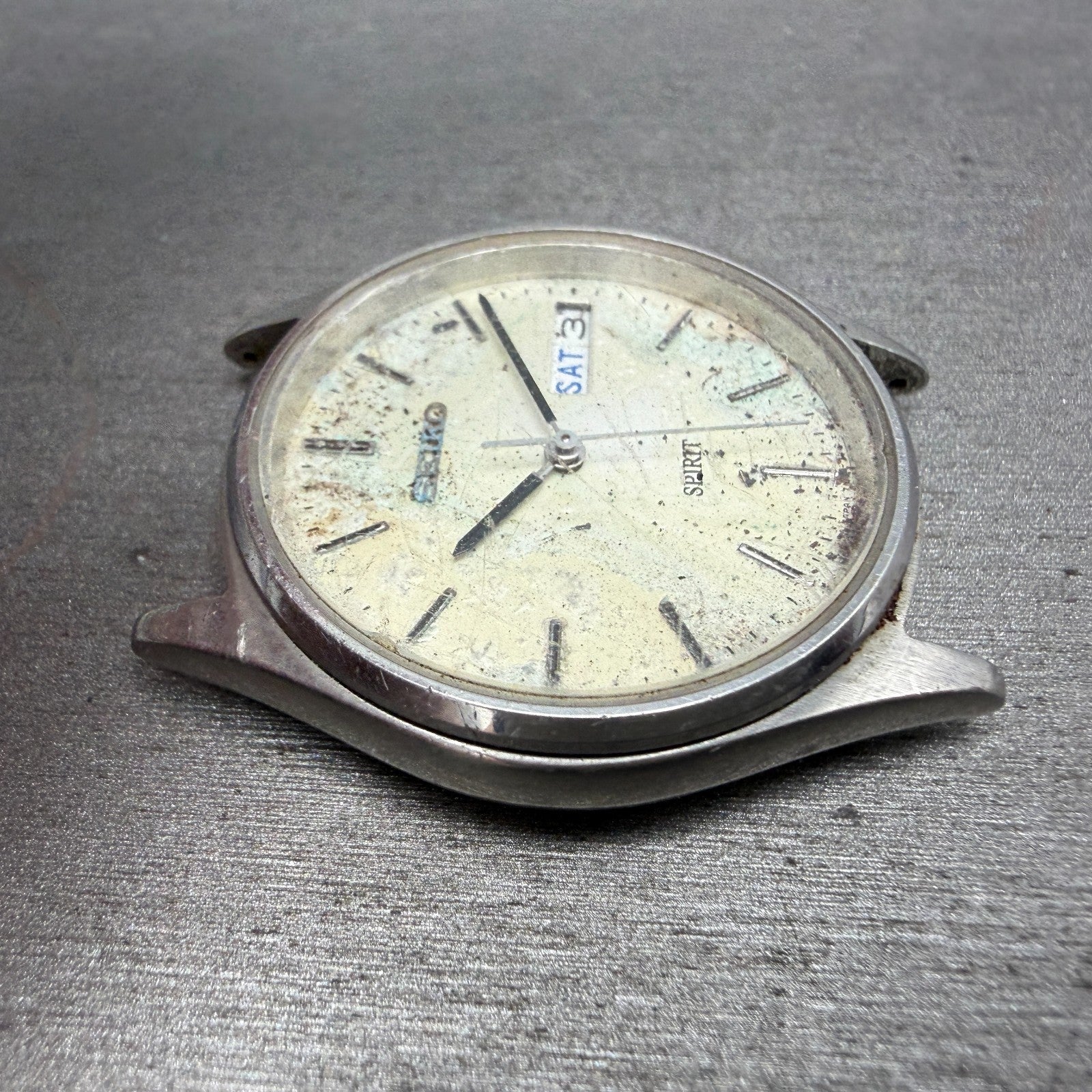 Seiko Spirit Watch Men 35mm White Dial Silver Tone Daydate 7N48-7A00 PARTS VTG4
