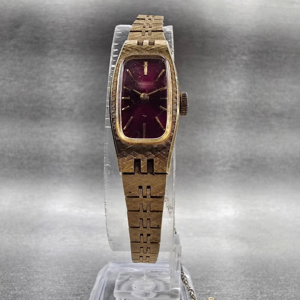 Seiko Watch Women 14mm Purple Dial Gold Tone Oval 1520-3659 Manual Wind Works5
