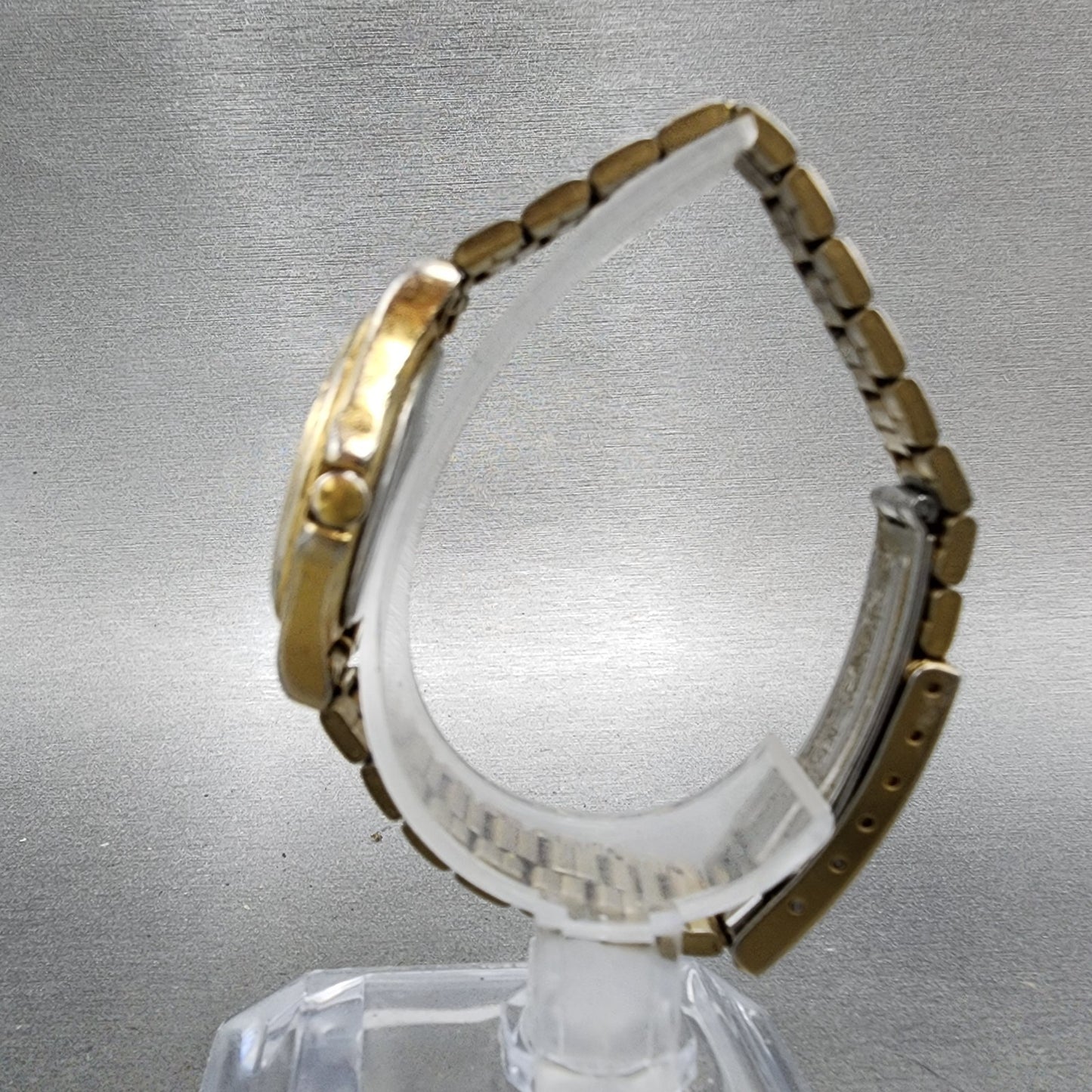 Citizen Watch Women 27mm White Dial Gold Tone Date 6010S37668 New Battery ABC126