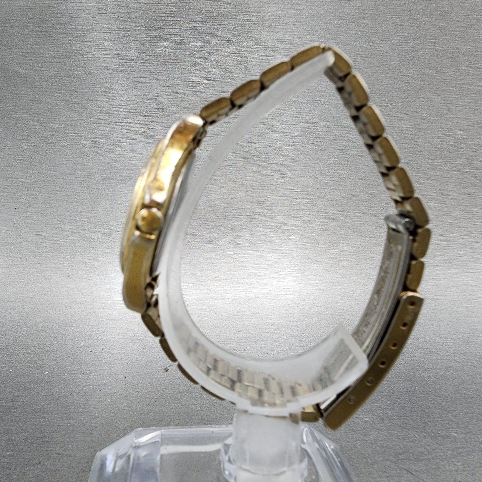 Citizen Watch Women 27mm White Dial Gold Tone Date 6010S37668 New Battery ABC126