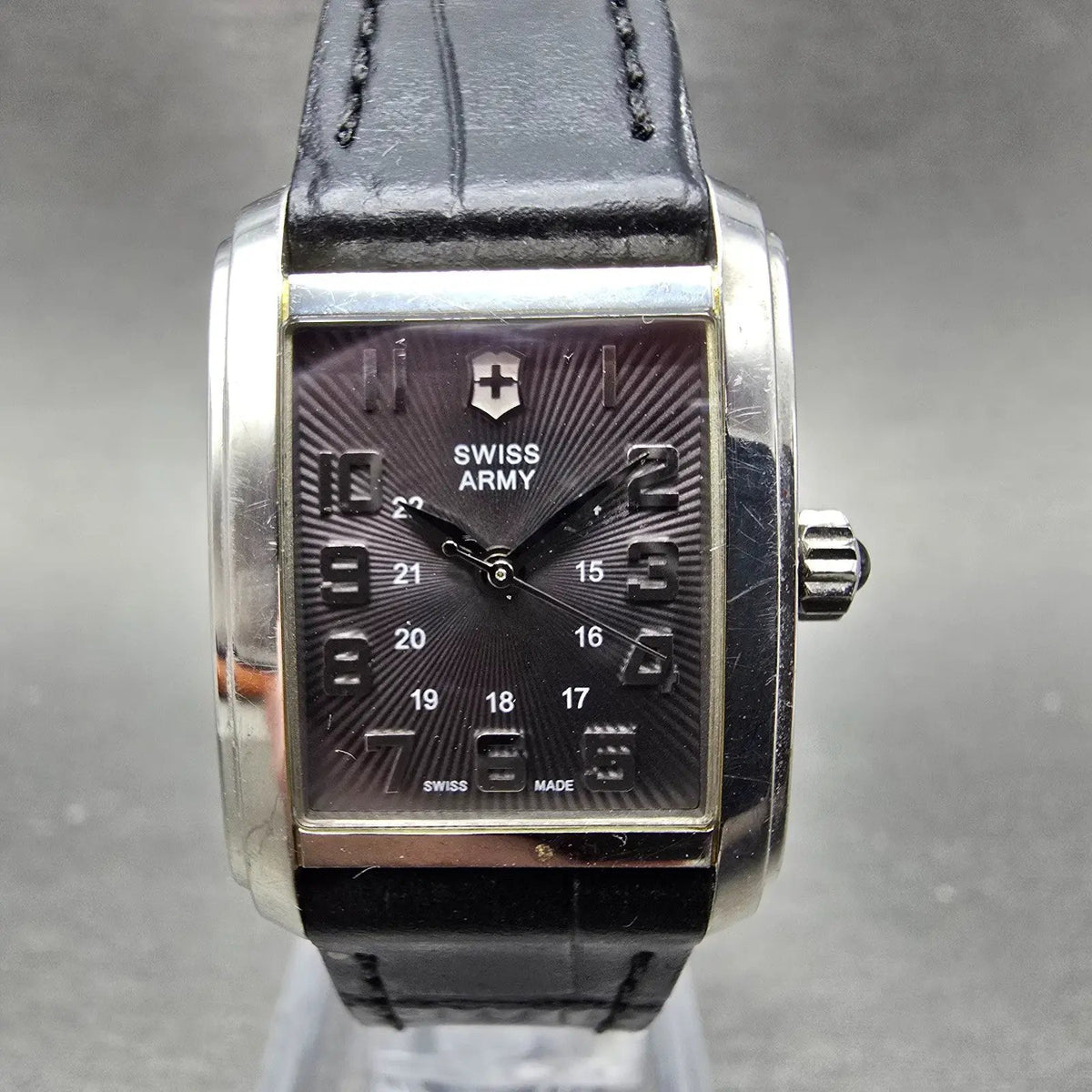 Victorinox Swiss Army Vivante Tank Watch Women 21mm Gray Dial Steel New BatteryL0