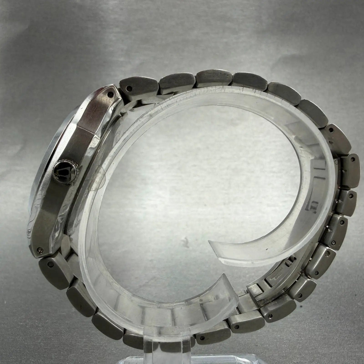 Bulova Watch Women 34mm Gray Dial Silver Tone Date Round 96M126 New Battery6