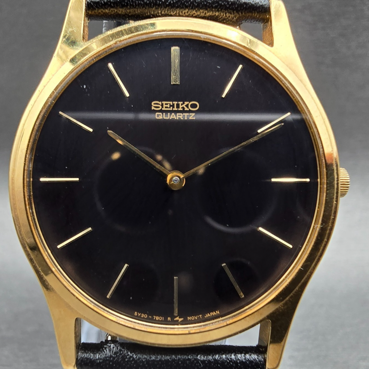 Seiko Watch Men 32mm Black Dial Gold Tone Round 5Y30-7A71 New Battery Vintage1