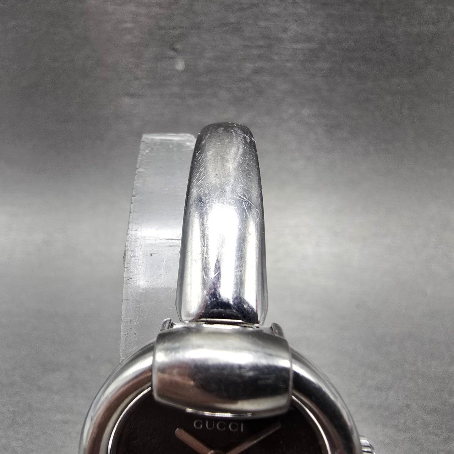 Gucci 1400L Watch Women 26mm Black Dial Silver Tone Round New Battery Swiss Made4