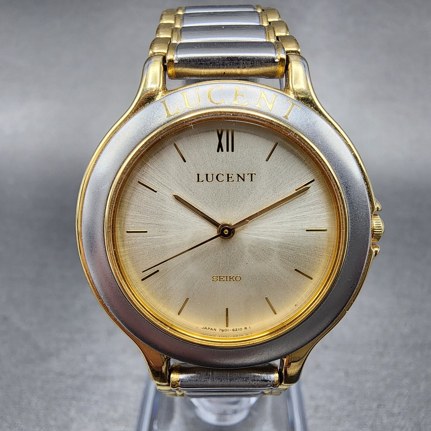 Seiko Lucent Watch Women 31mm Champagne Dial Two Tone Round 7N016160 New Batt1