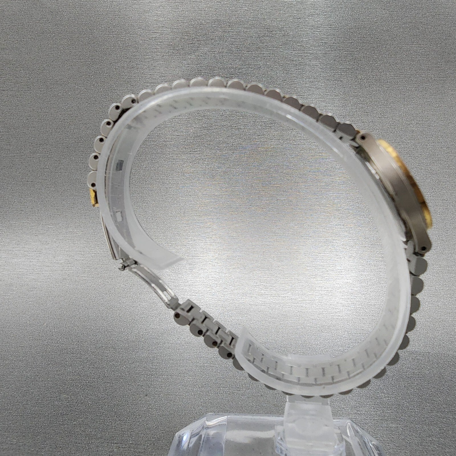 Bulova Watch Women 22mm Silver Dial Two Tone Round 9062101 New Battery8