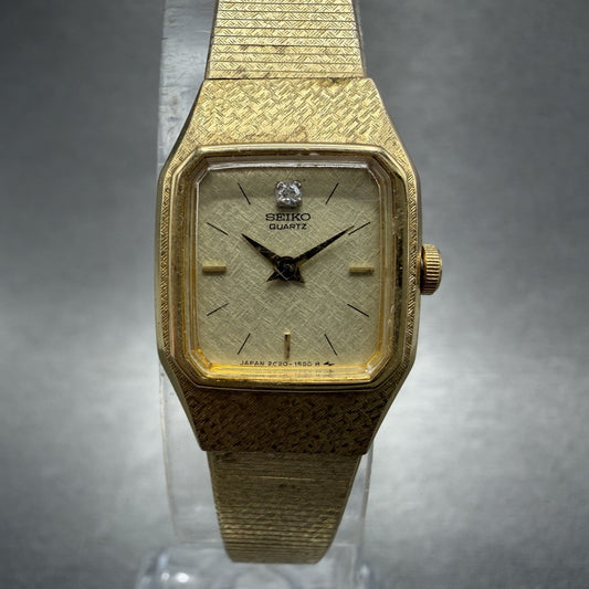 Seiko Watch Women 17mm Champagne Dial Gold Tone Rectangle 2C205780 New Battery0