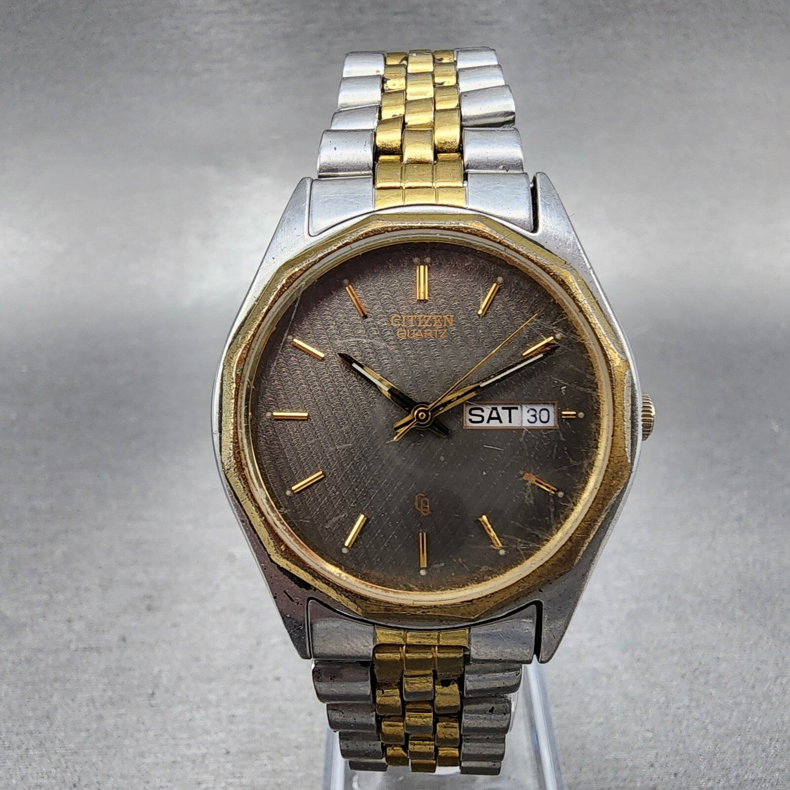 VTG Citizen CQ Watch Men 35mm Gray Dial Two Tone Daydate Round New Battery0
