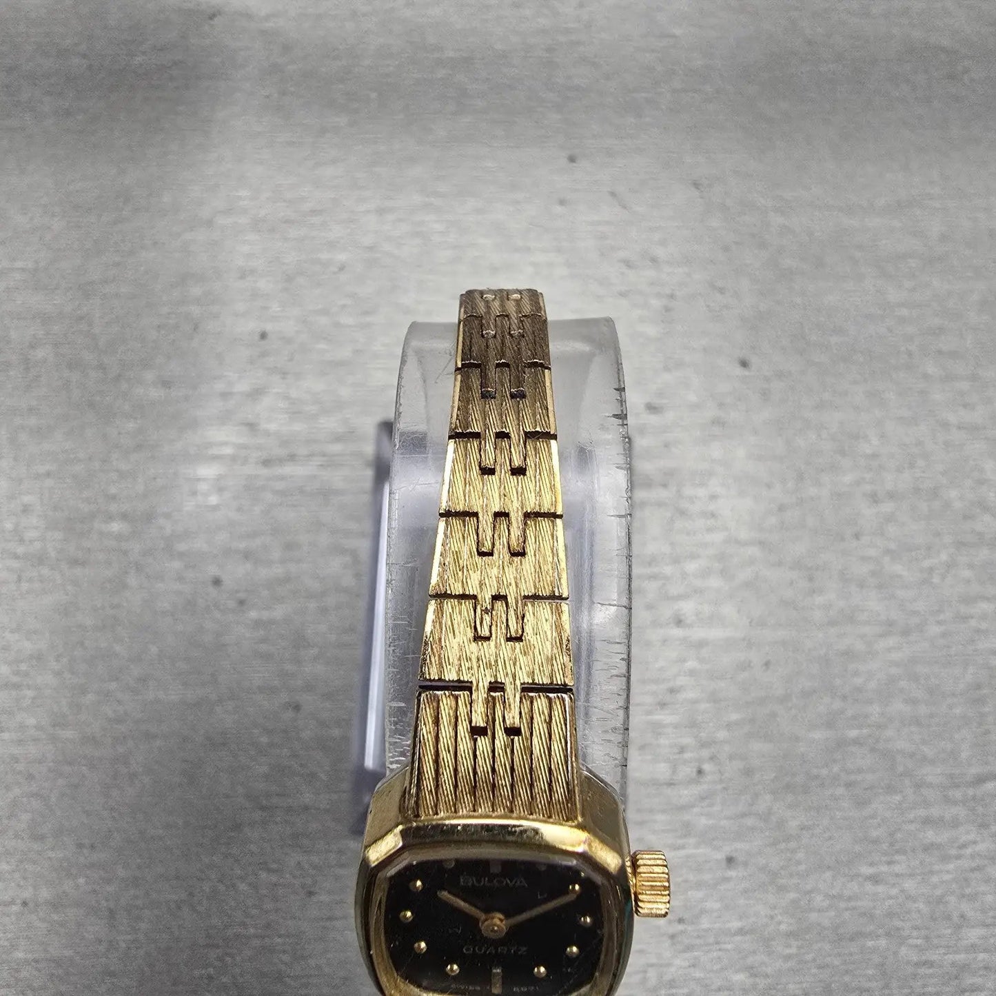 Bulova Watch Women 16mm Black Dial Gold Tone Oval 6971 New Battery Vintage4