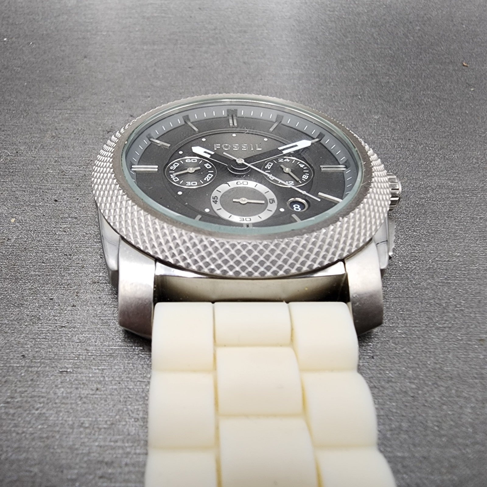 Fossil Machine Chronograph Watch Men 45mm Gray Dial Silver Tone FS4553 PARTS3